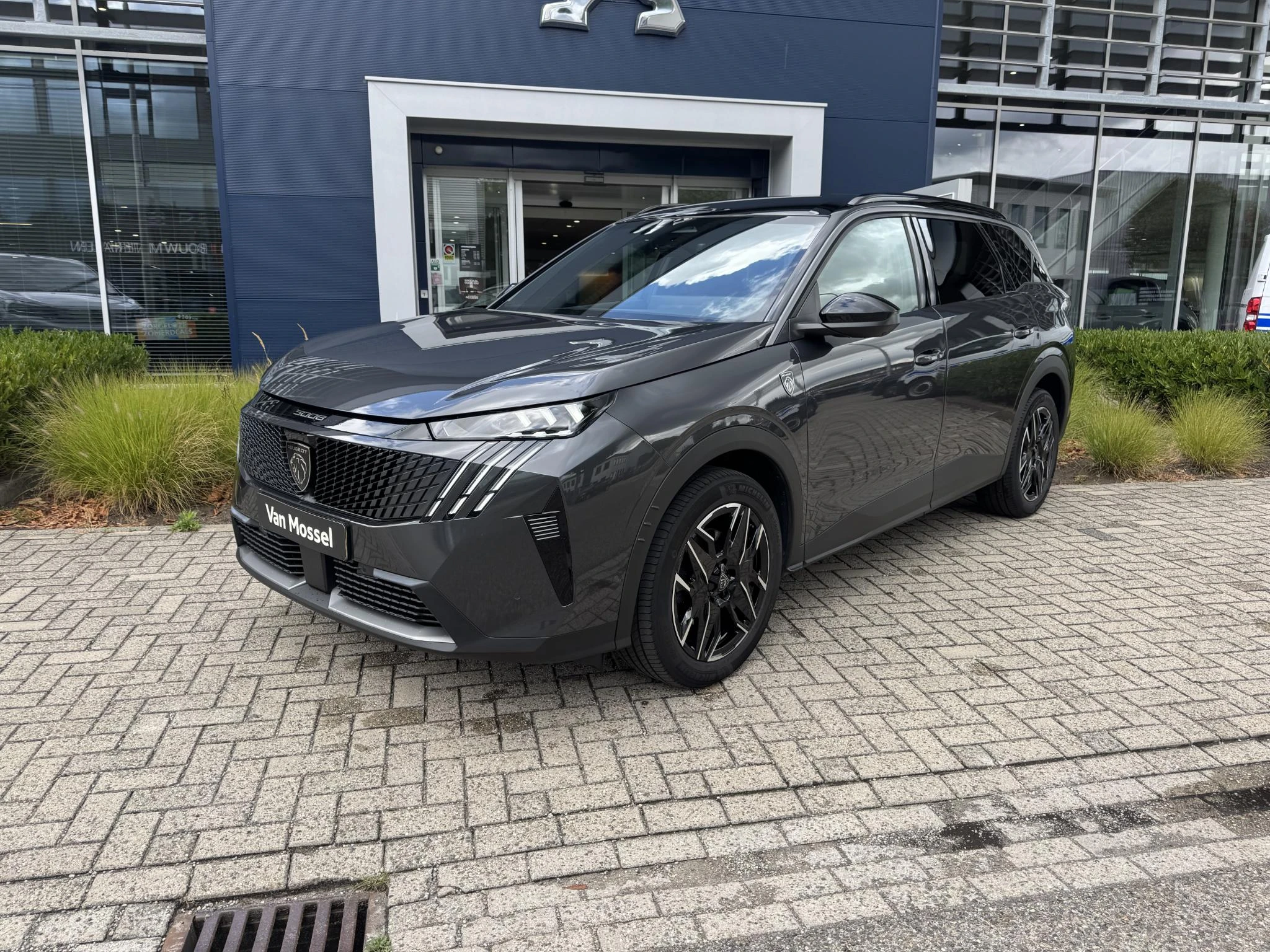 Peugeot-5008-image-2