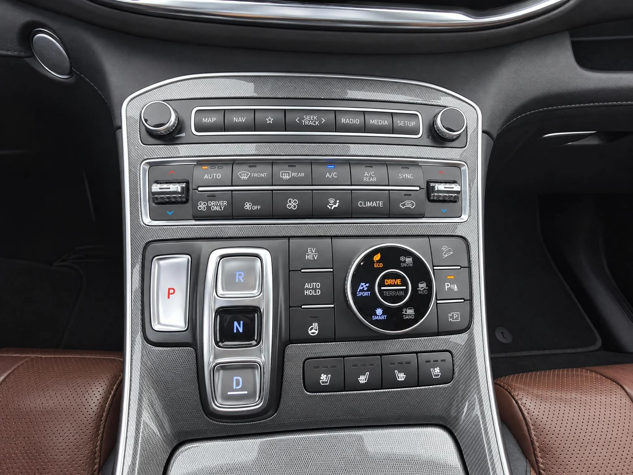 Hyundai-Santa Fe-image-18