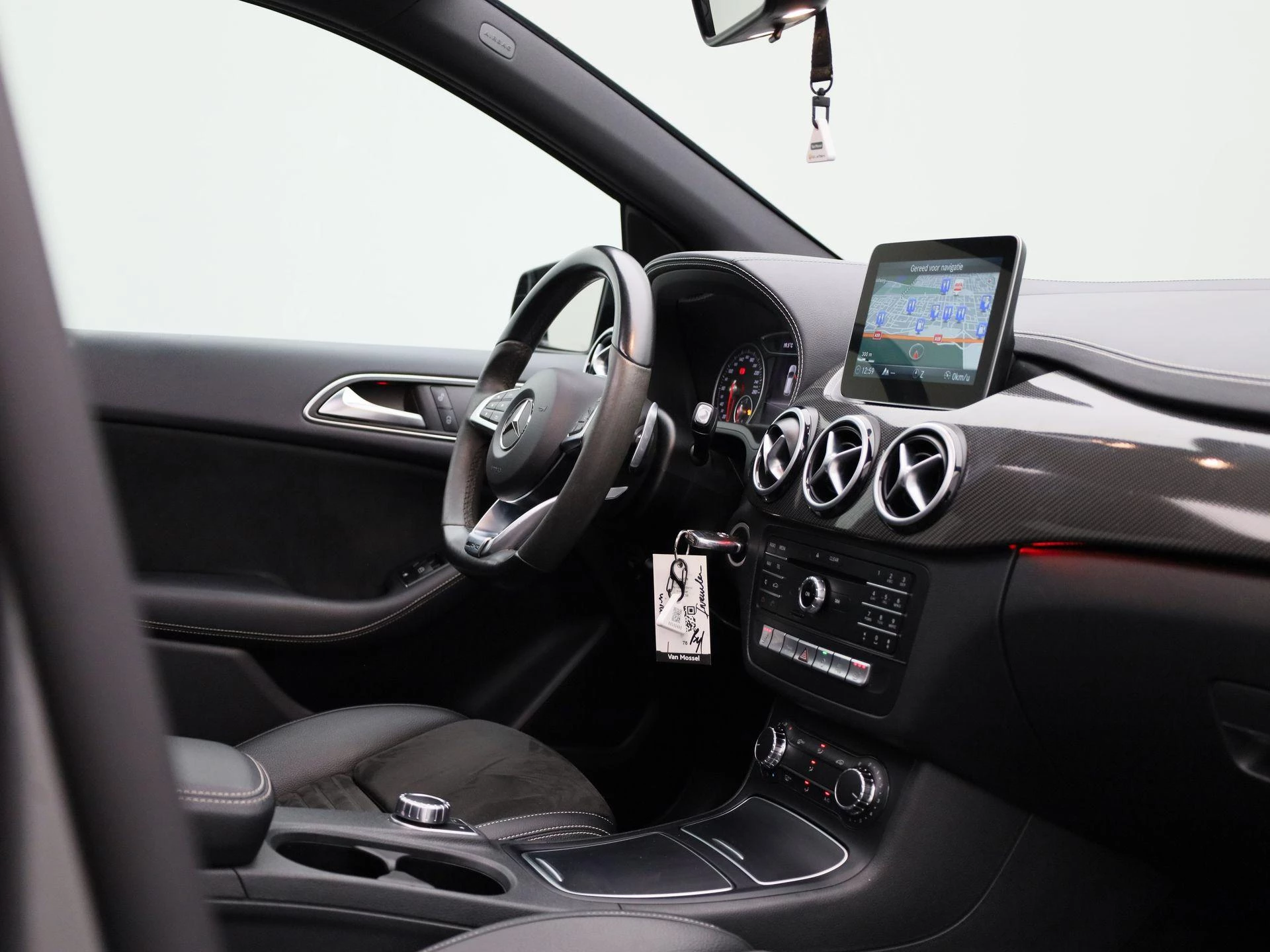 Mercedes-Benz-B-Klasse-image-35