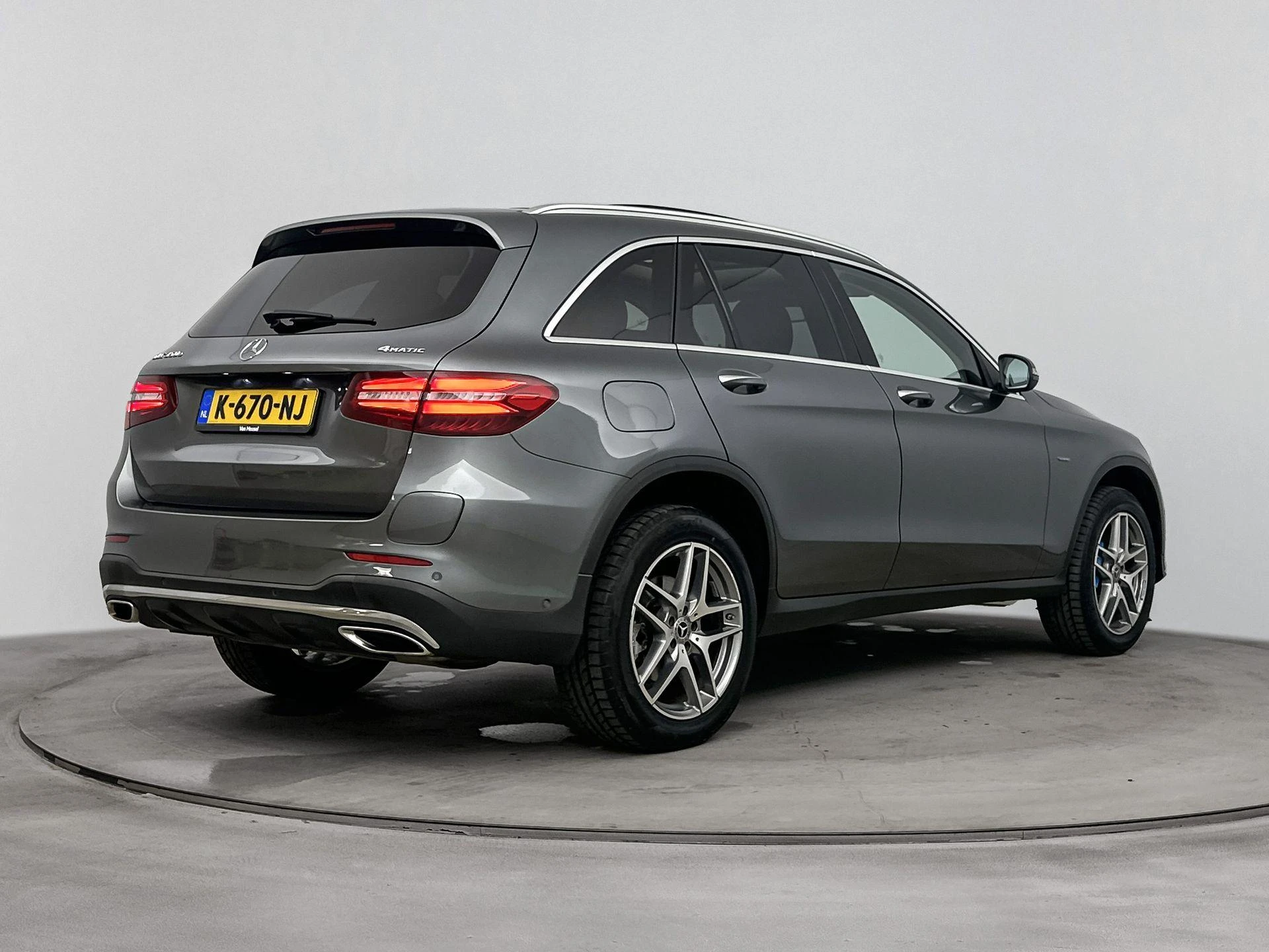 Mercedes-Benz-GLC-image-3
