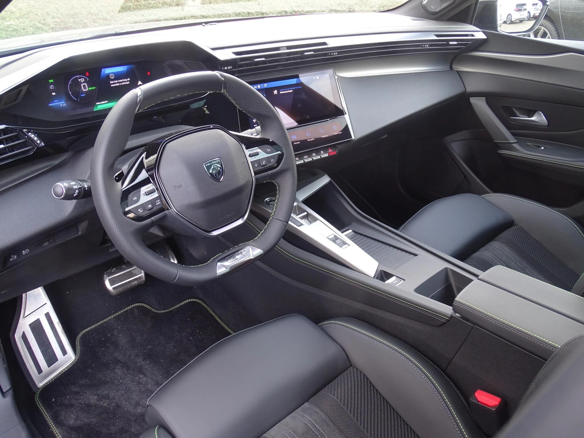 Peugeot-408-image-13