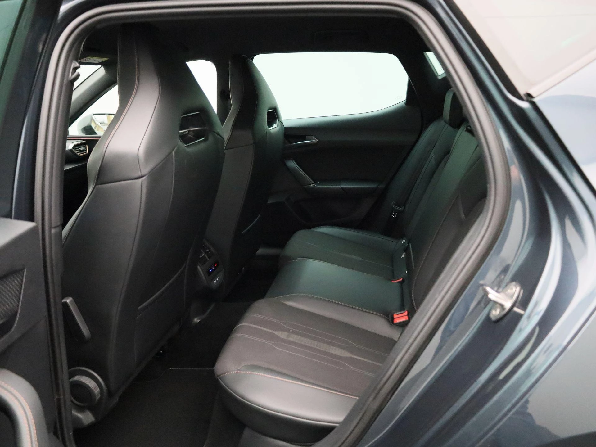 CUPRA Leon 1.4 e-Hybrid VZ Business