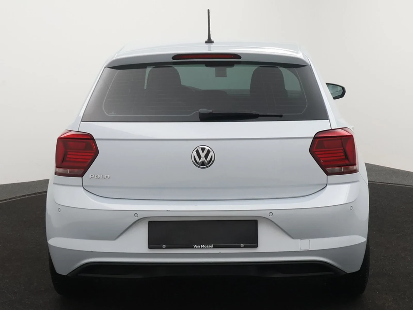 Volkswagen-Polo-image-3