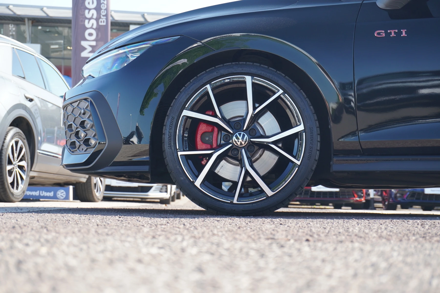 Volkswagen-Golf-image-4