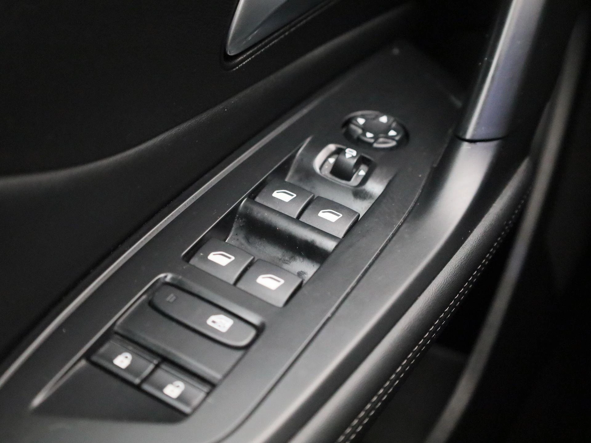 Peugeot-308-image-28