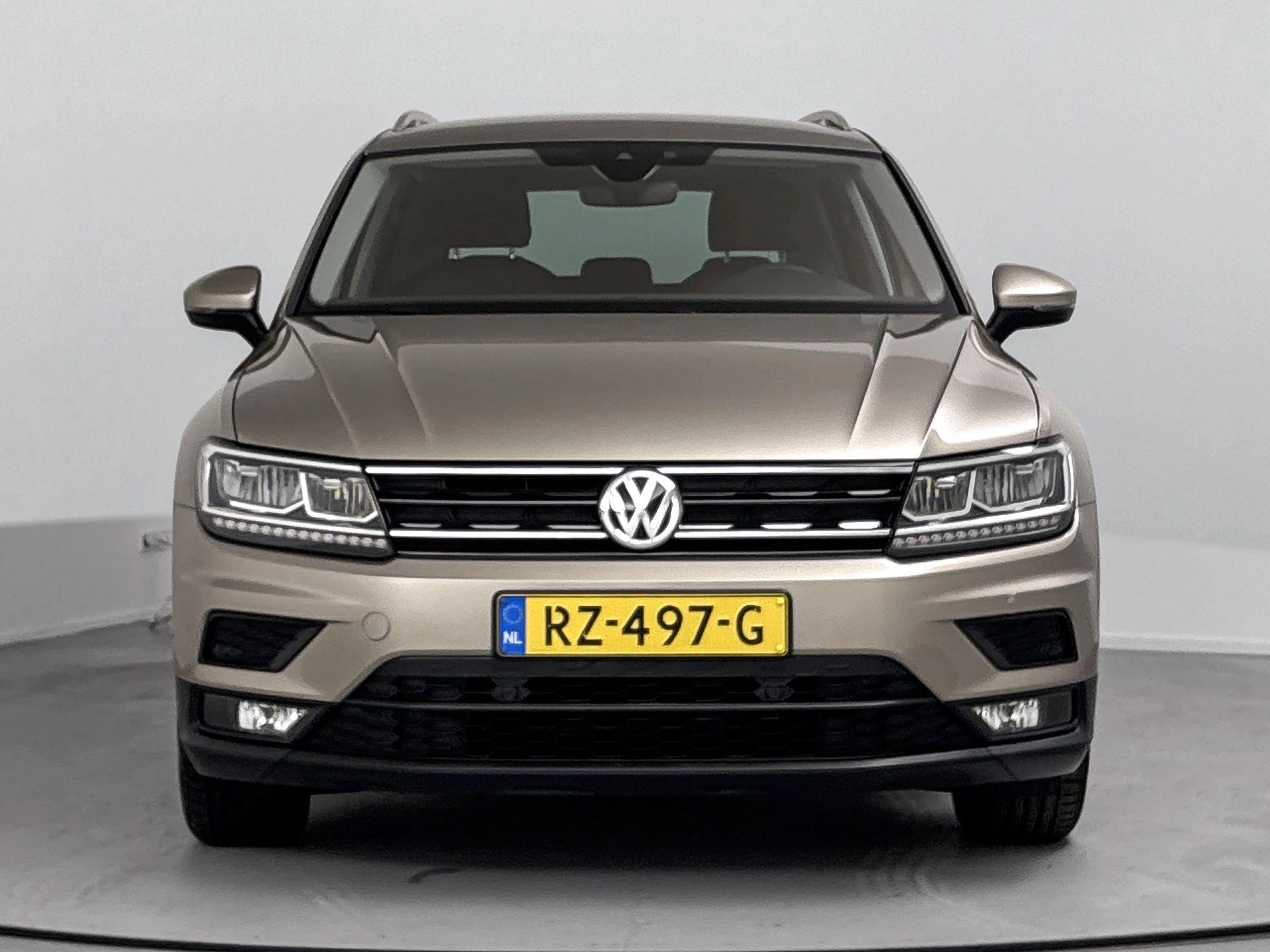 Volkswagen-Tiguan-image-4