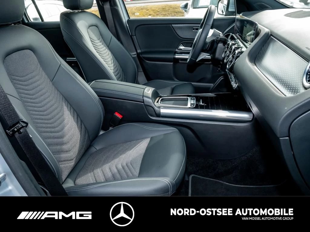 Mercedes-Benz-GLA-image-9
