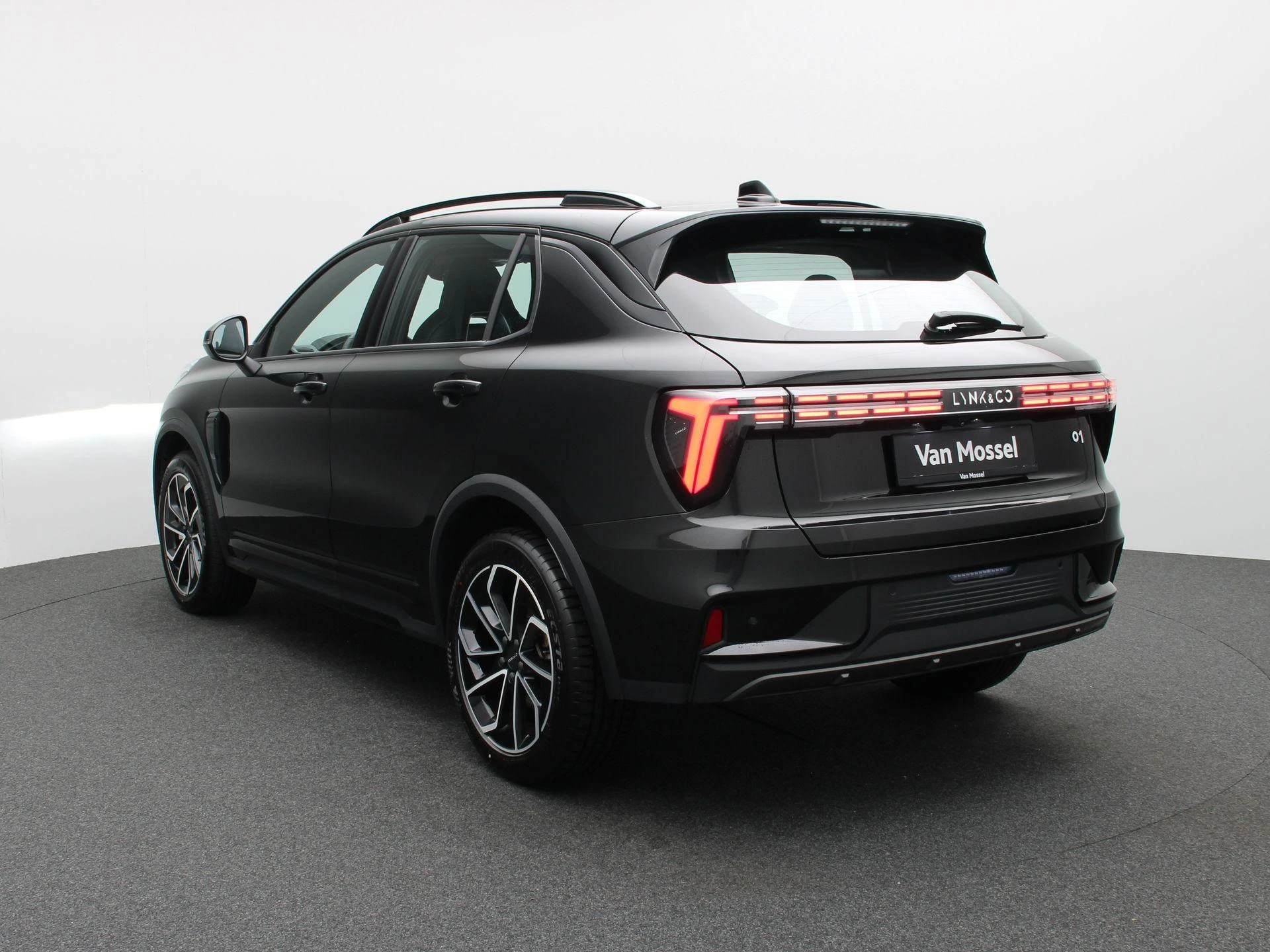 Lynk & Co-01-image-1