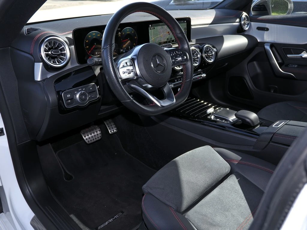 Mercedes-Benz-CLA 200 d-image-7