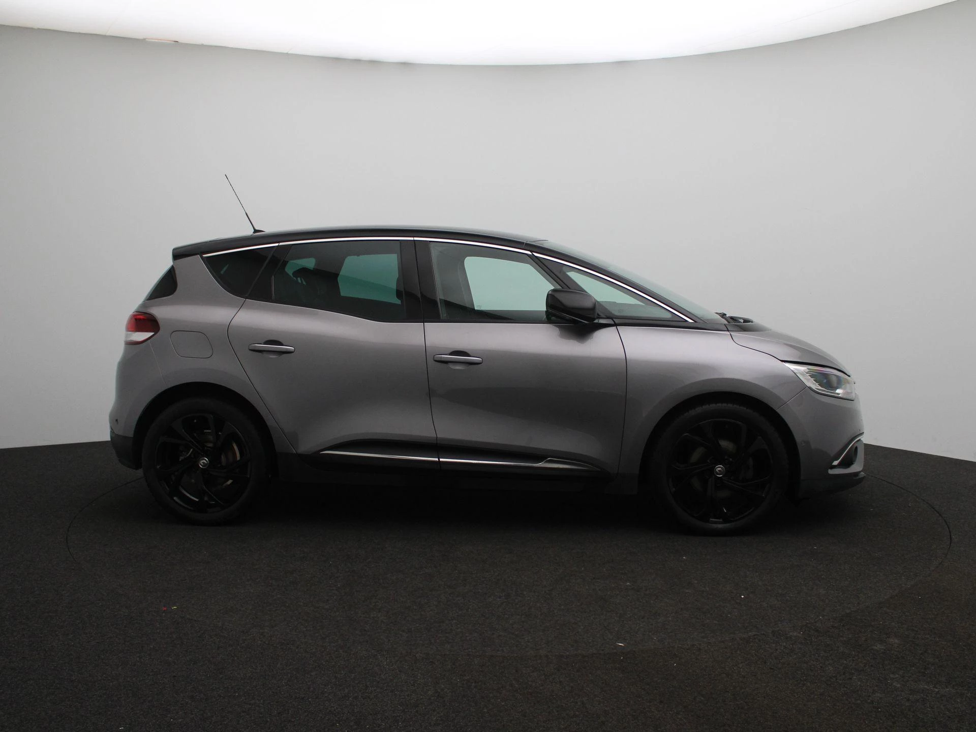 Renault-Scénic-image-6