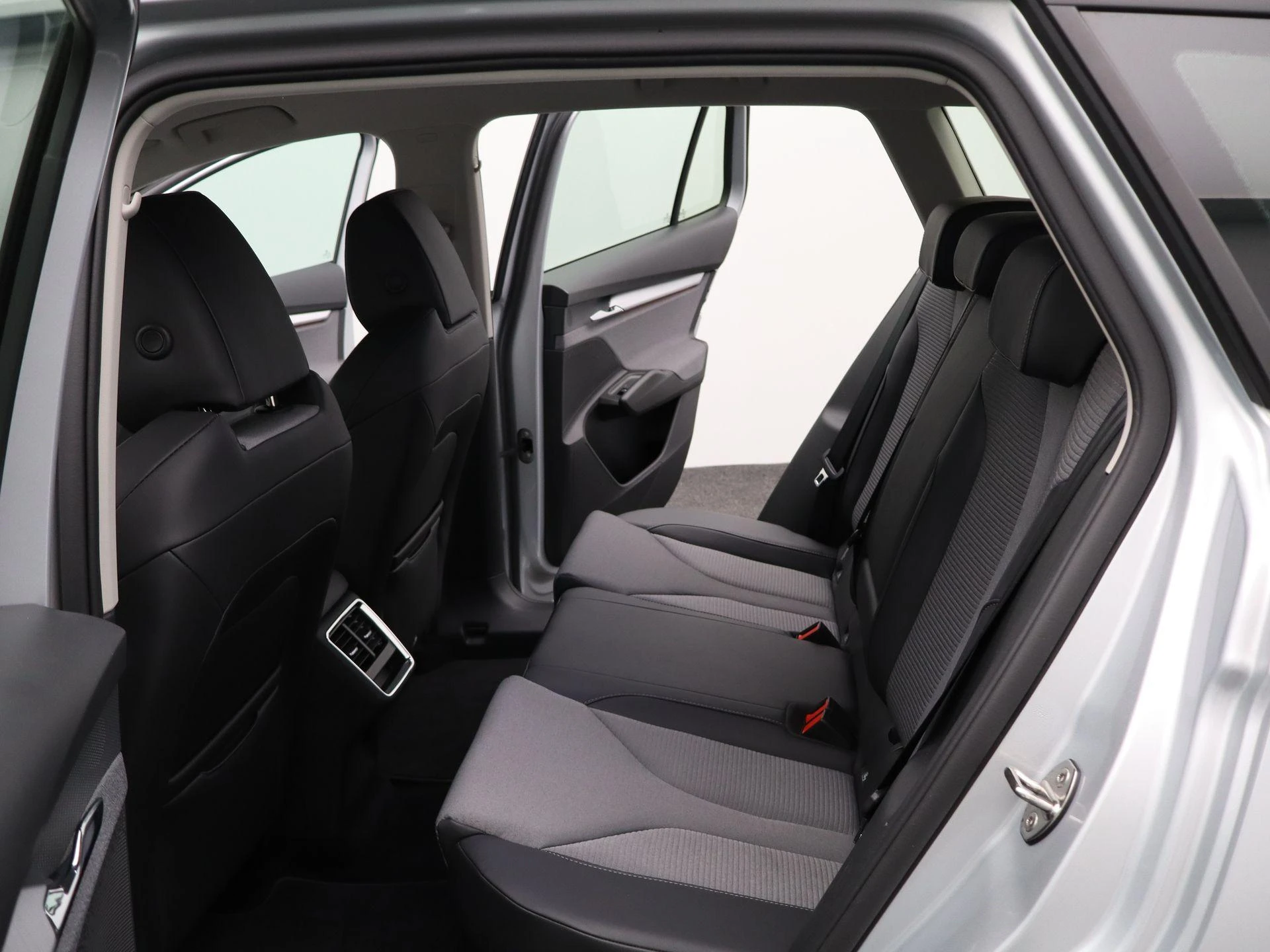 Škoda-Enyaq iV-image-11