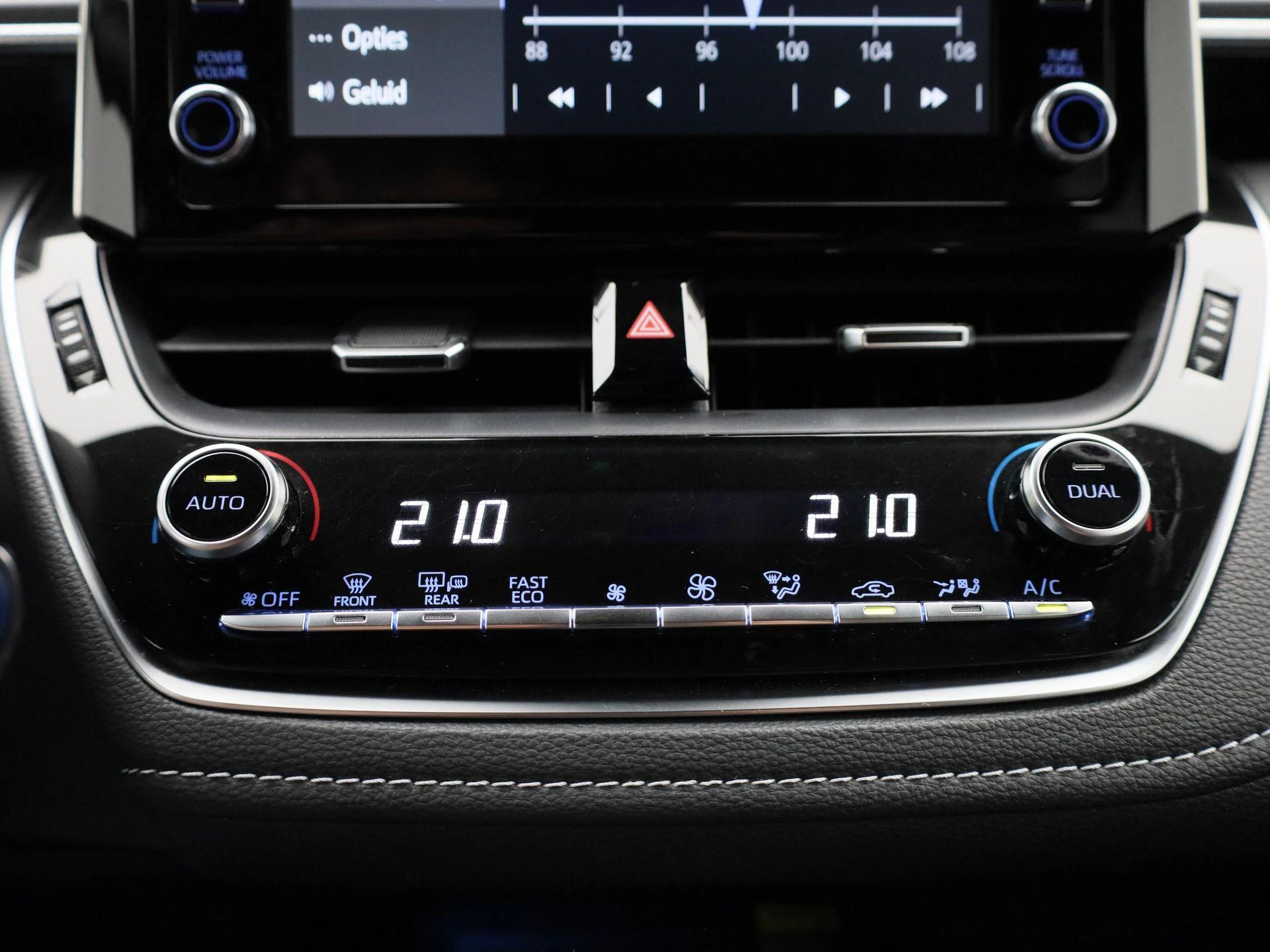 Toyota-Corolla Touring Sports-image-16