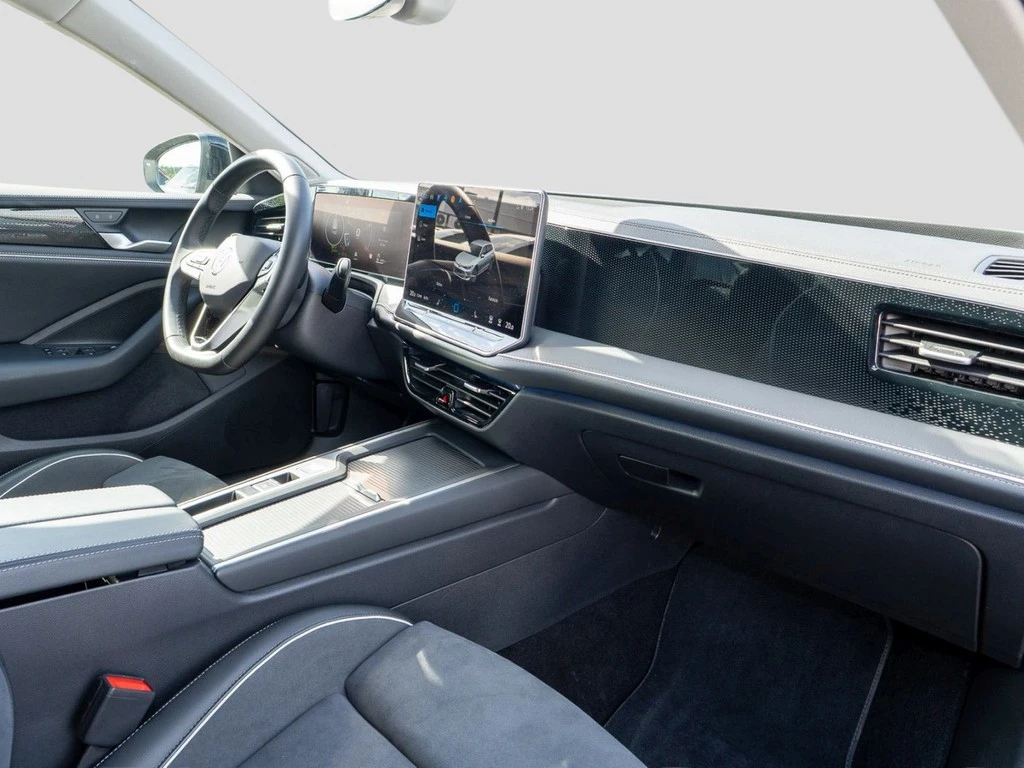 Volkswagen-Passat-image-8