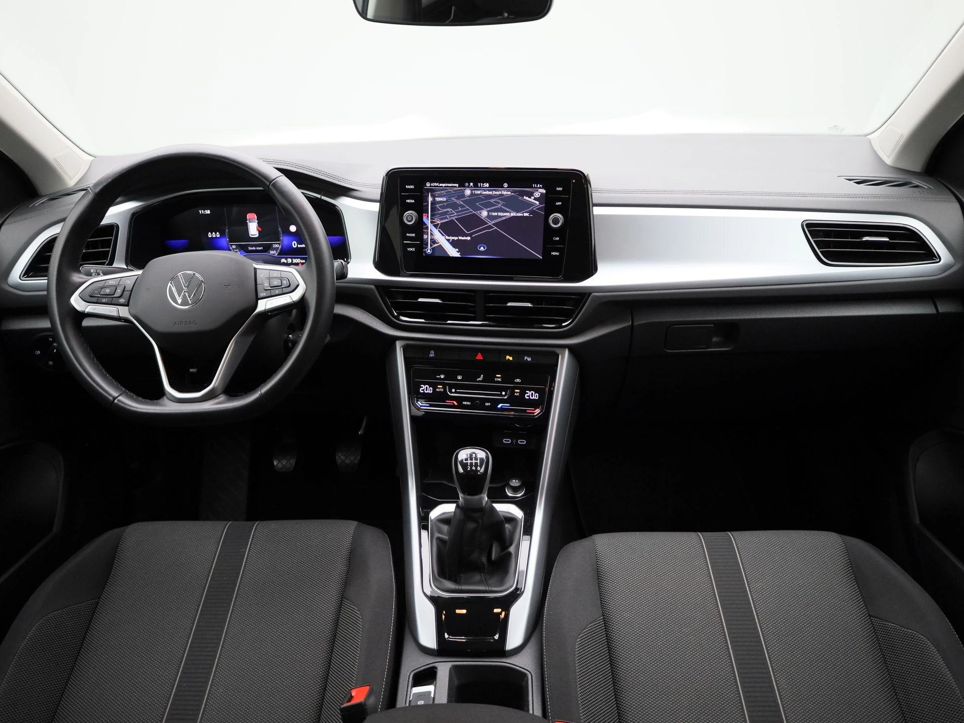 Volkswagen-T-Roc-image-34