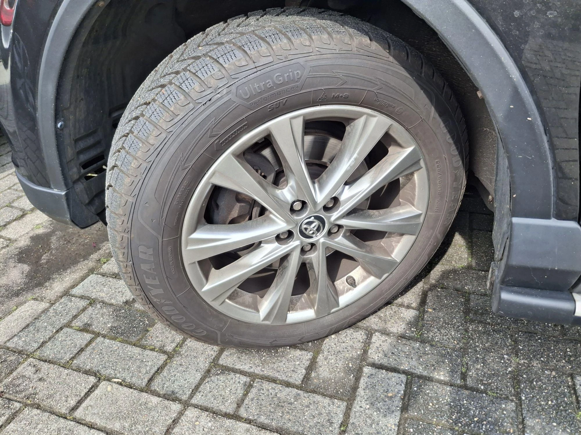 Toyota-RAV4-image-2