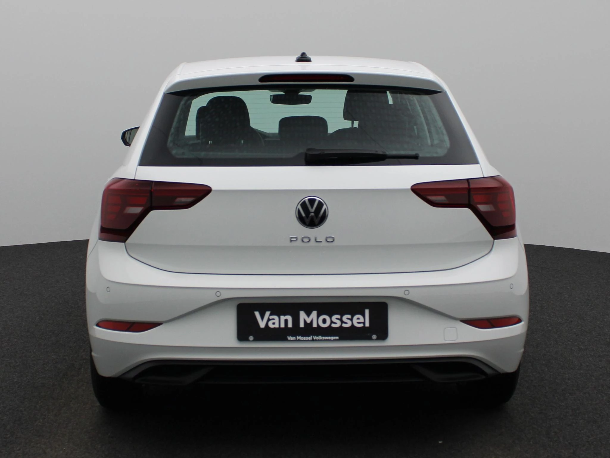 Volkswagen-Polo-image-4