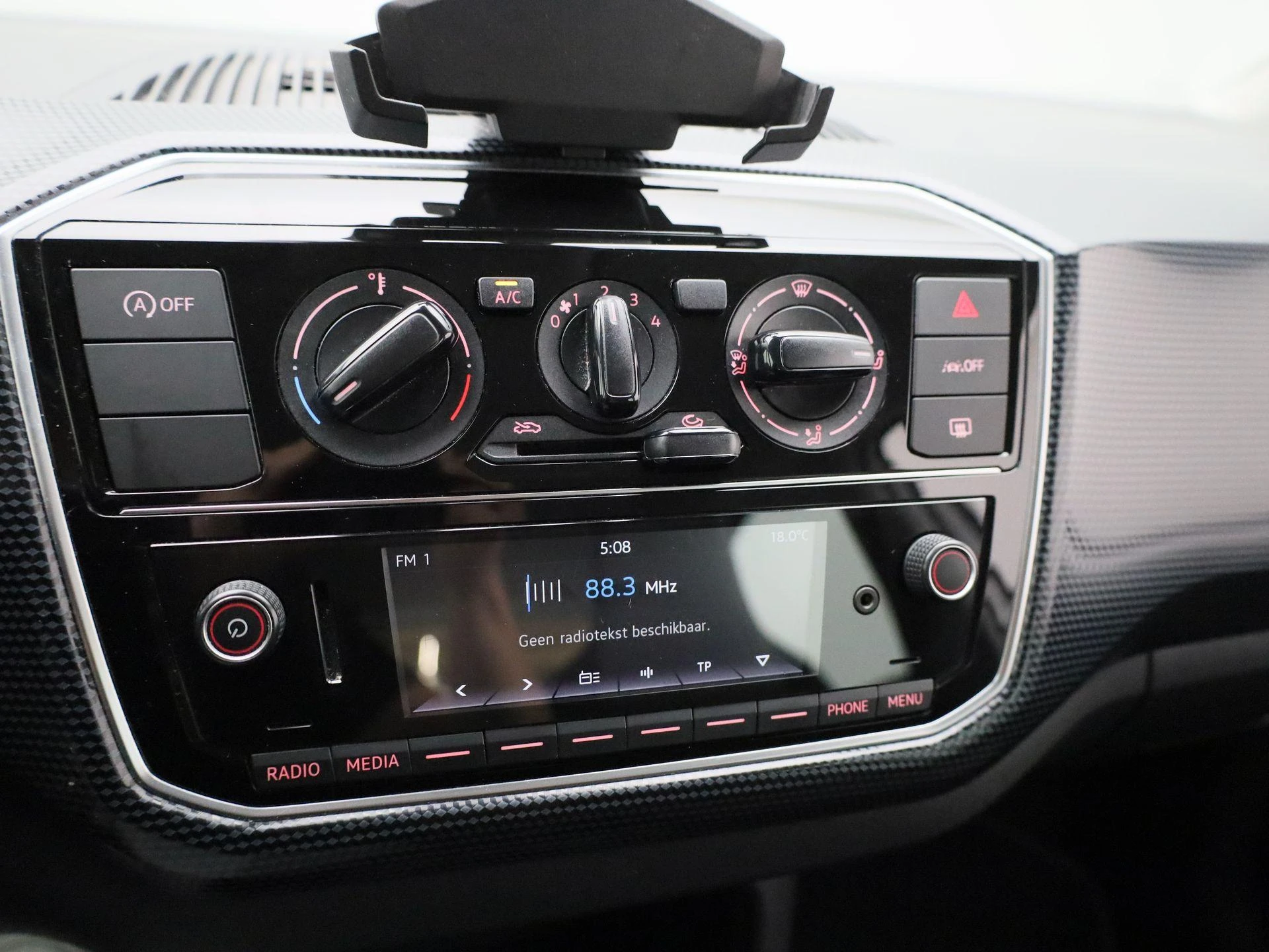 Volkswagen-up!-image-18