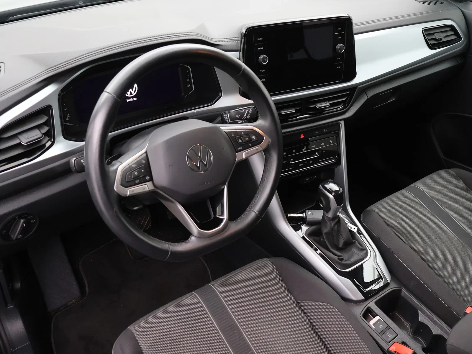 Volkswagen T-Roc T-Roc Life Business 1.5TSI 150PK *AUTOMAAT*ACC*VIRTUAL COCKPIT*CAMERA*PDC*NAVI*APP-CONNECT*...*
