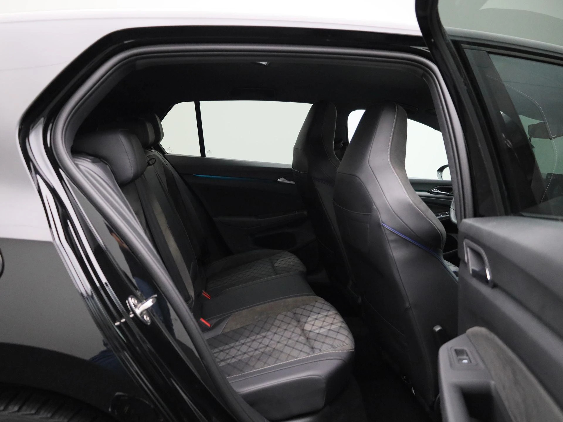 Volkswagen Golf 1.5 eTSI R-Line Edition