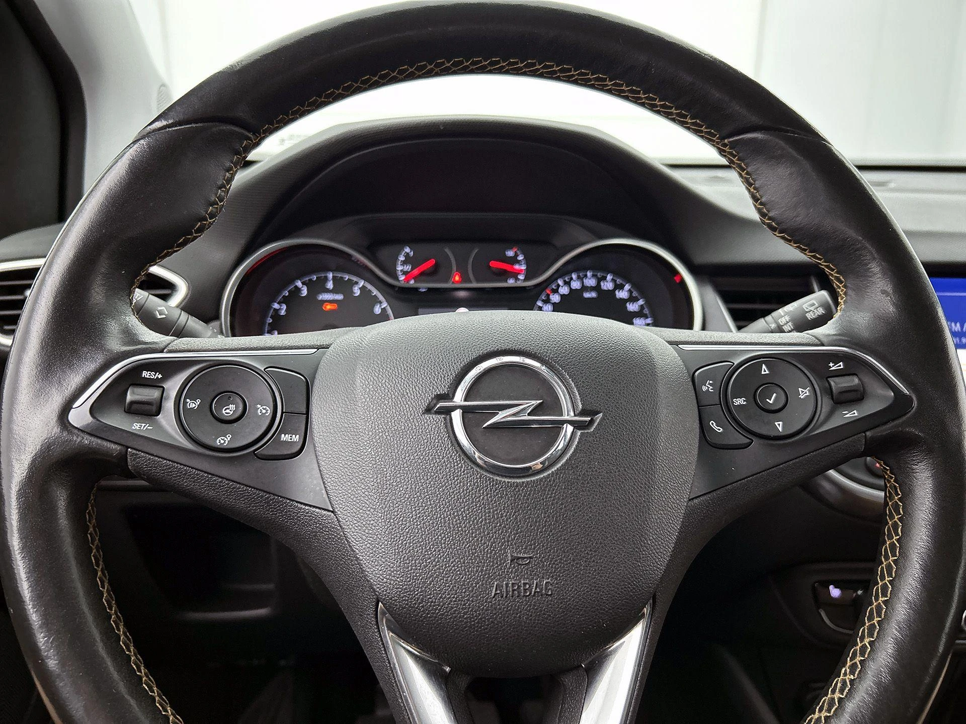 Opel-Crossland X-image-1