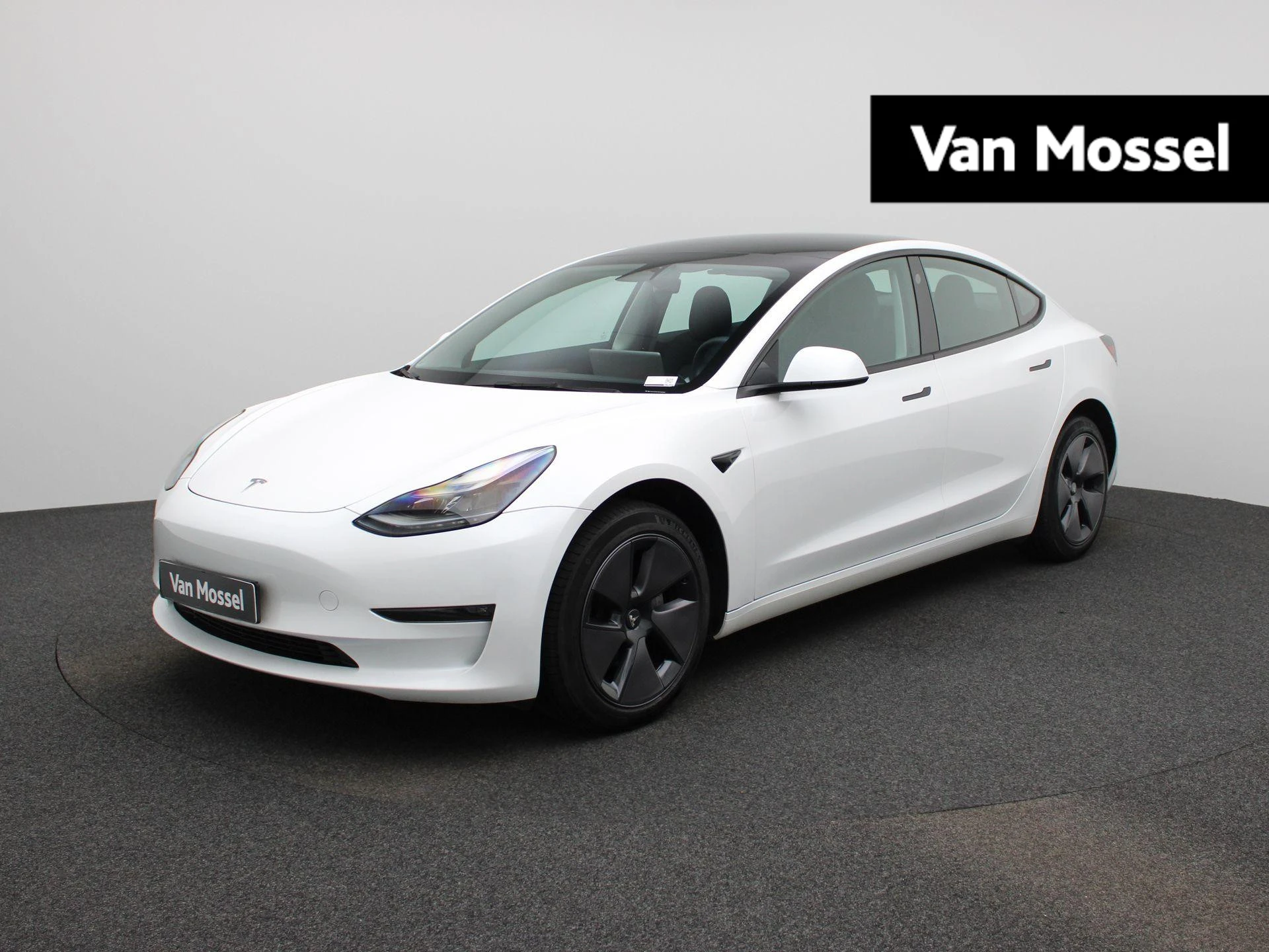 Tesla-Model 3-image-0