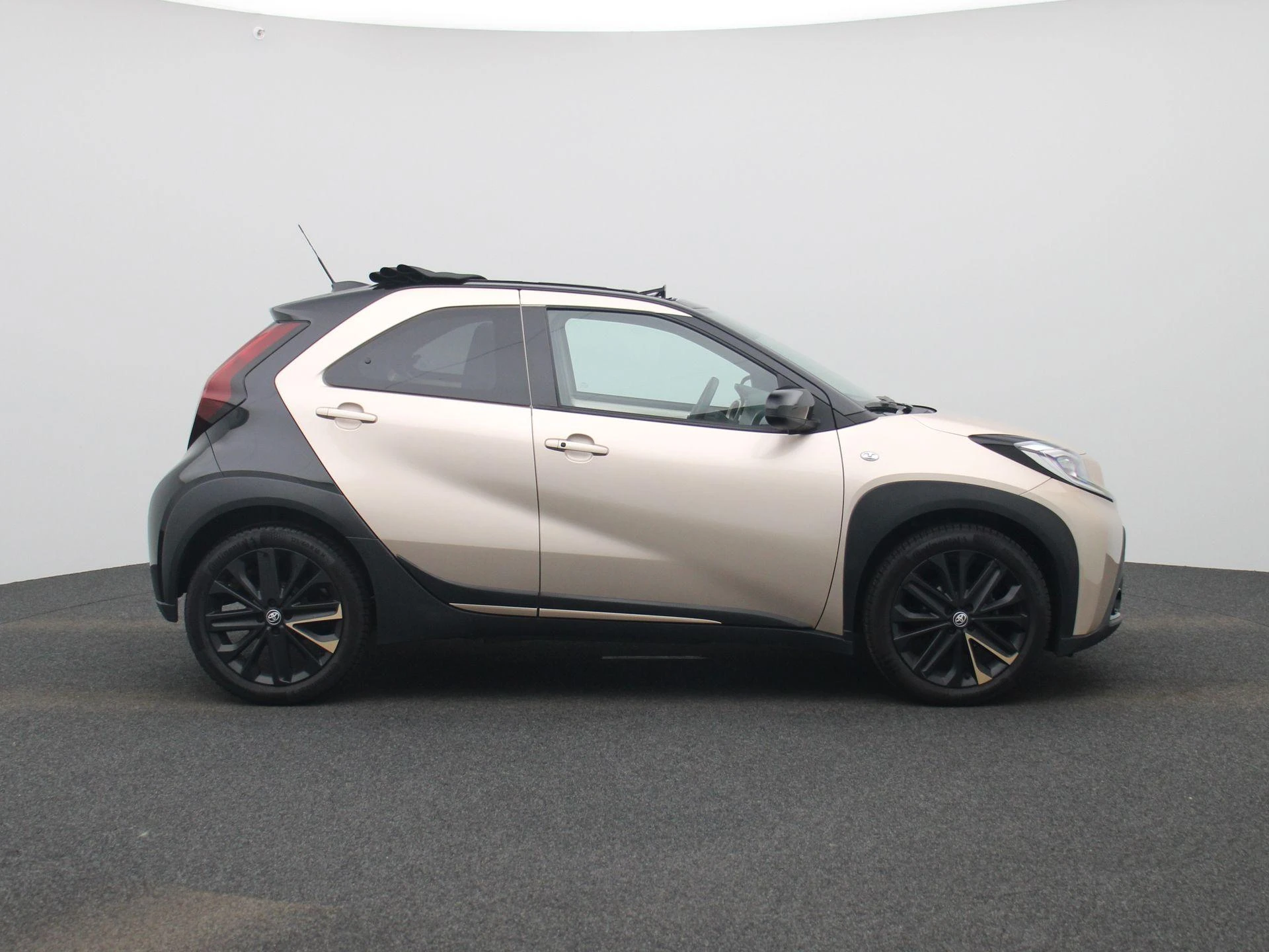 Toyota Aygo X 1.0 VVT-i MT Premium