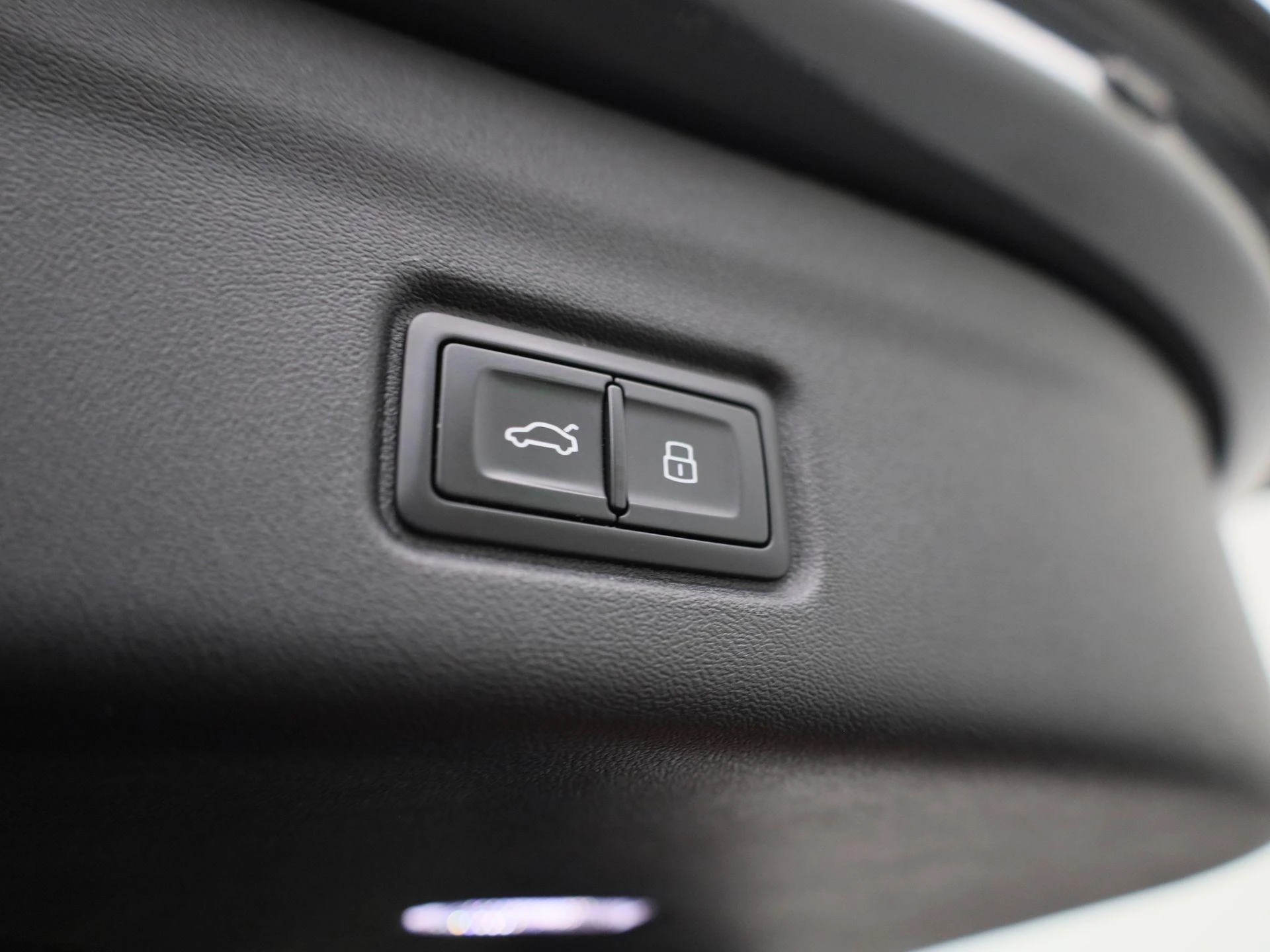 Audi-Q6 e-tron-image-12