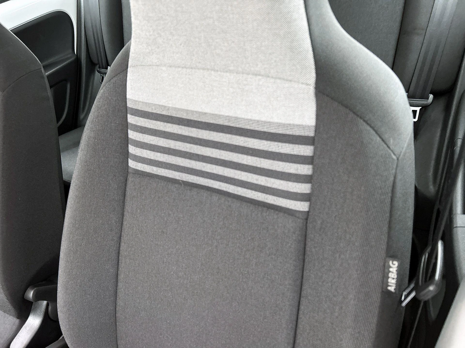 Volkswagen-up!-image-13