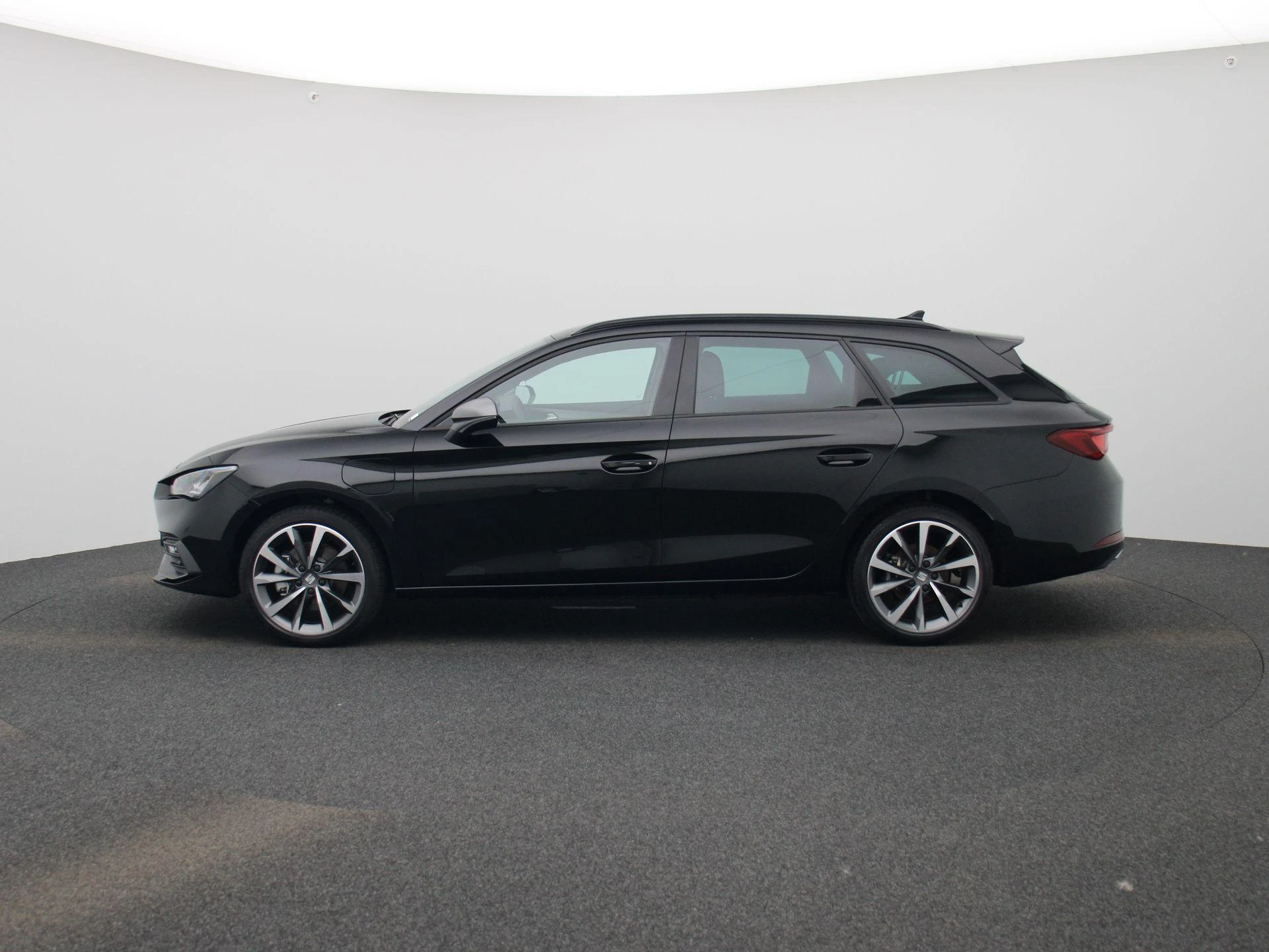 SEAT Leon Sportstourer 1.5 TSI e-Hybrid FR Business