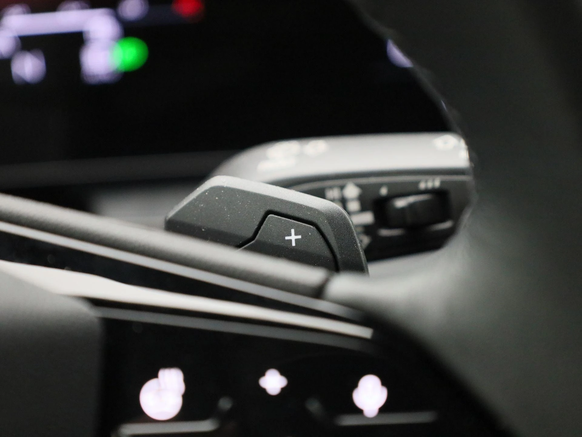 Audi-Q6 e-tron-image-25