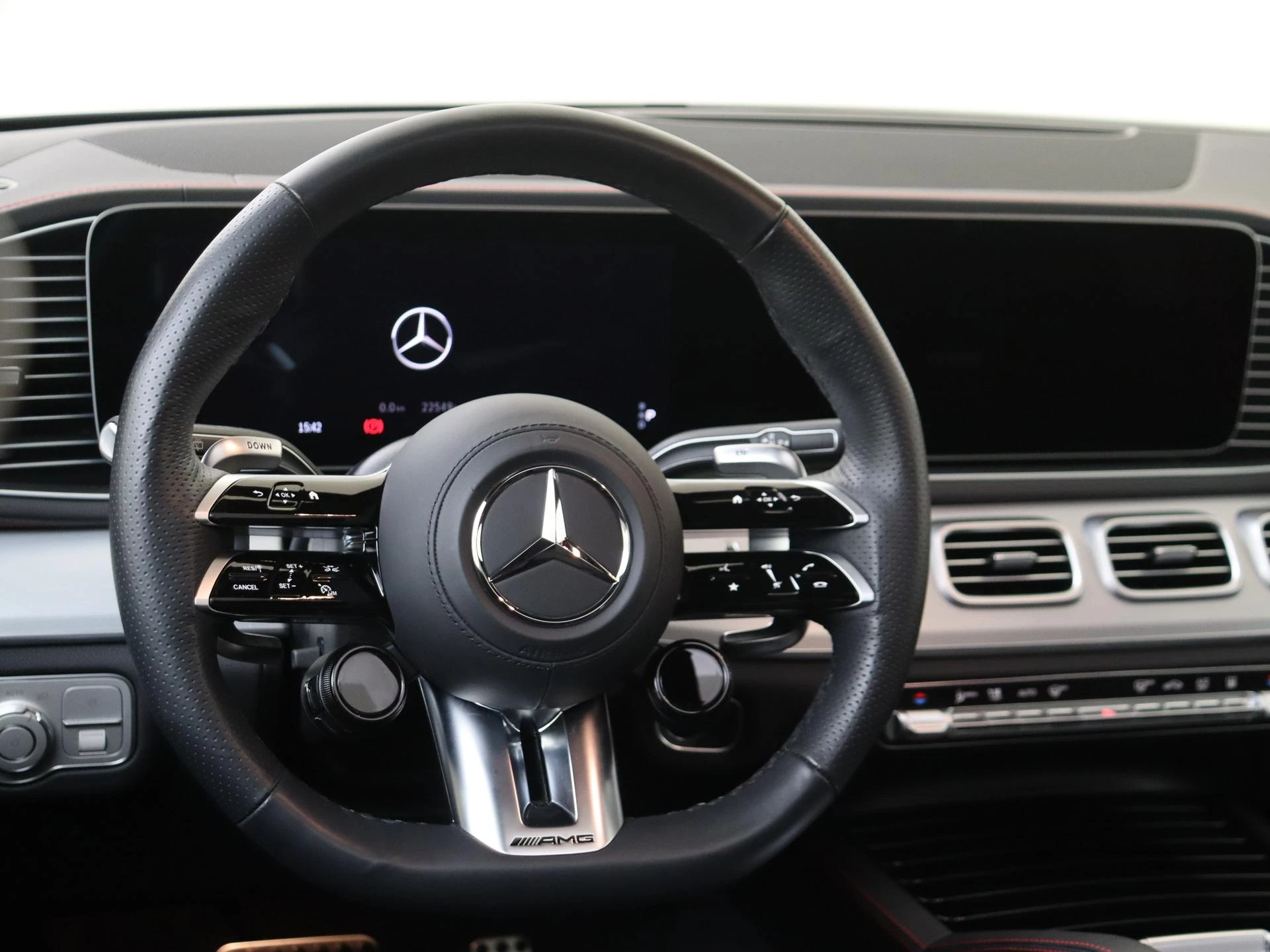 Mercedes-Benz-GLE-image-14