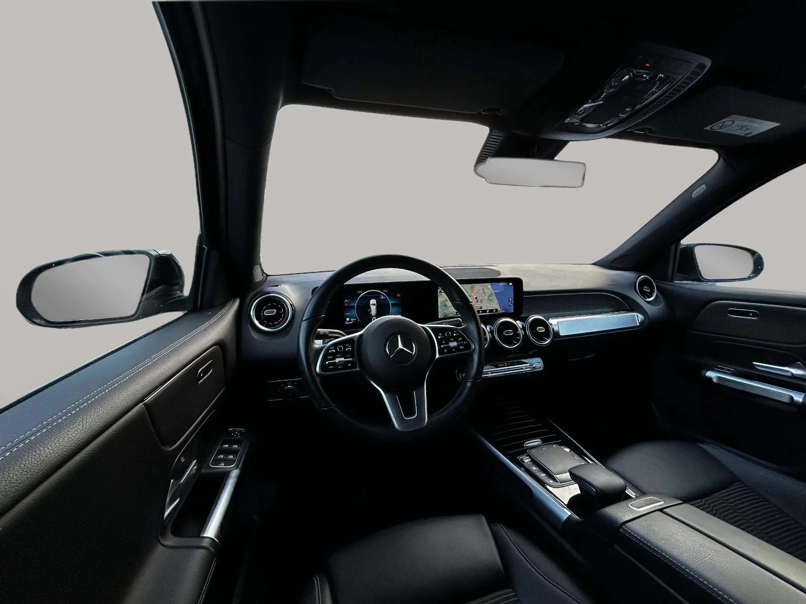 Mercedes-Benz-GLB-image-14