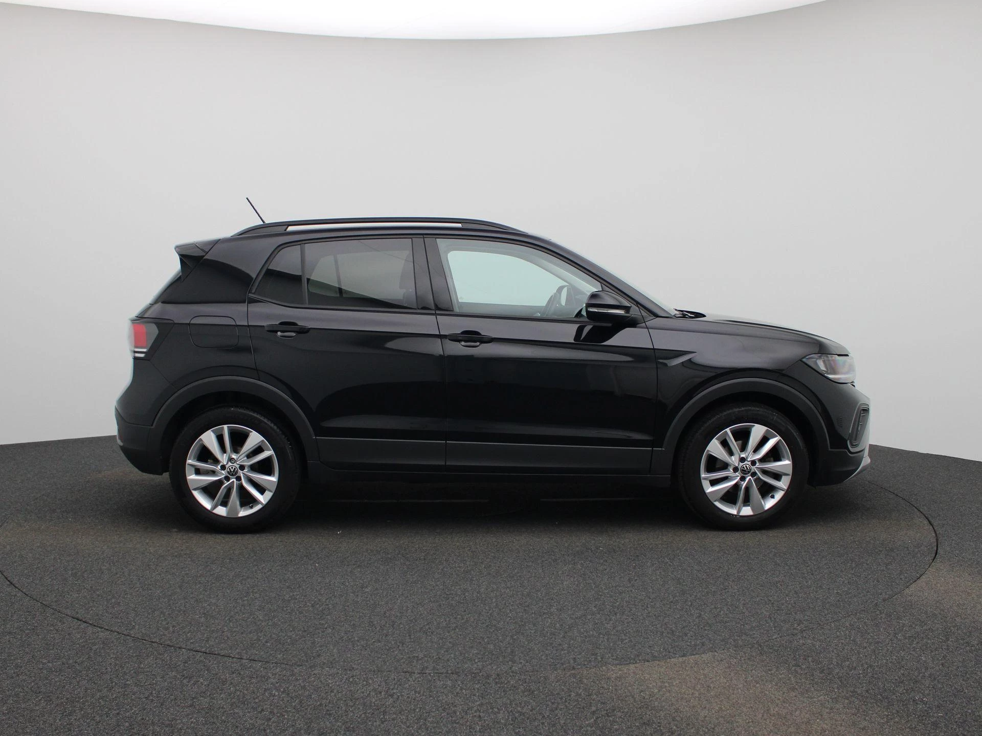 Volkswagen-T-Cross-image-5