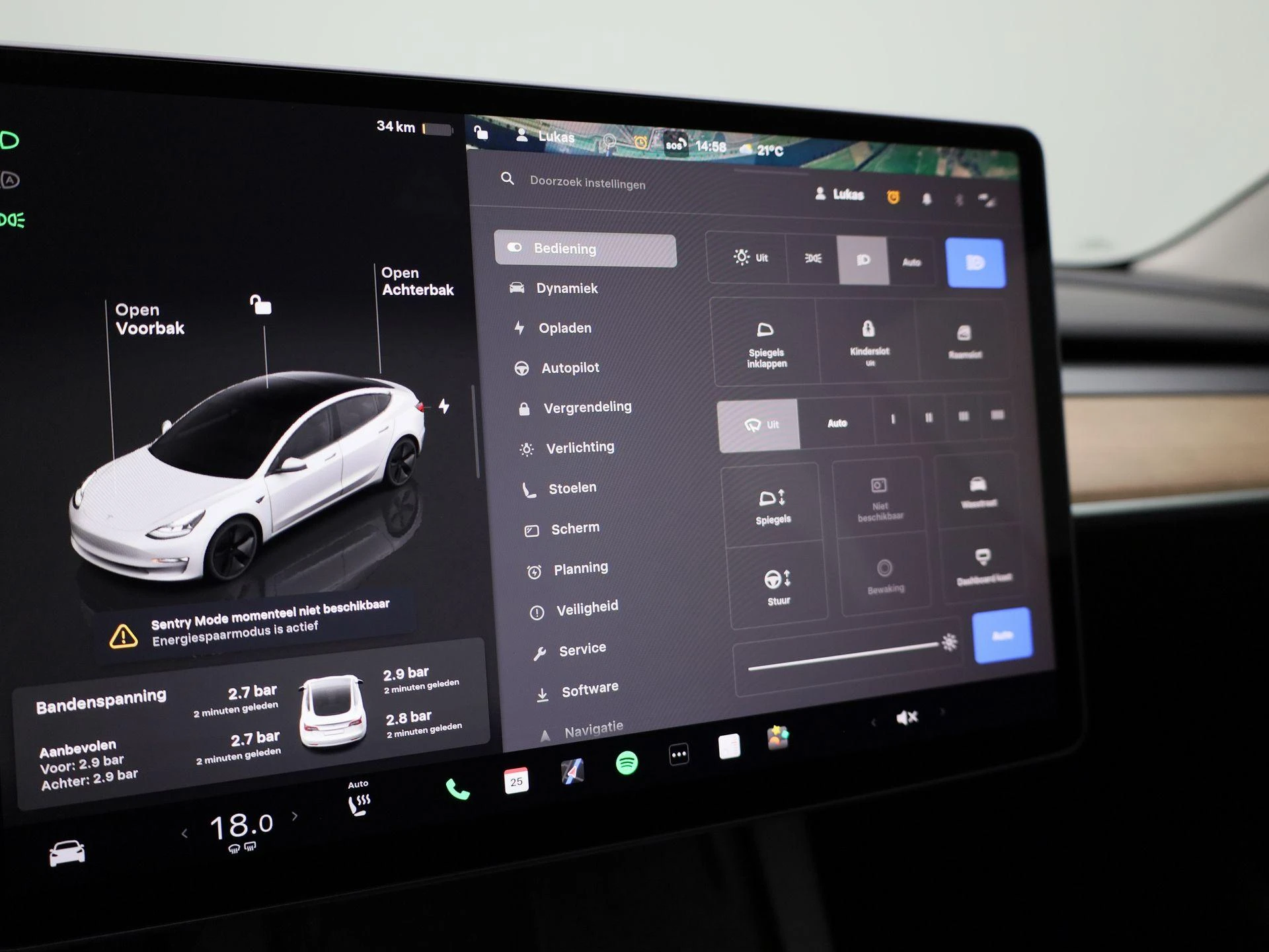 Tesla-Model 3-image-16