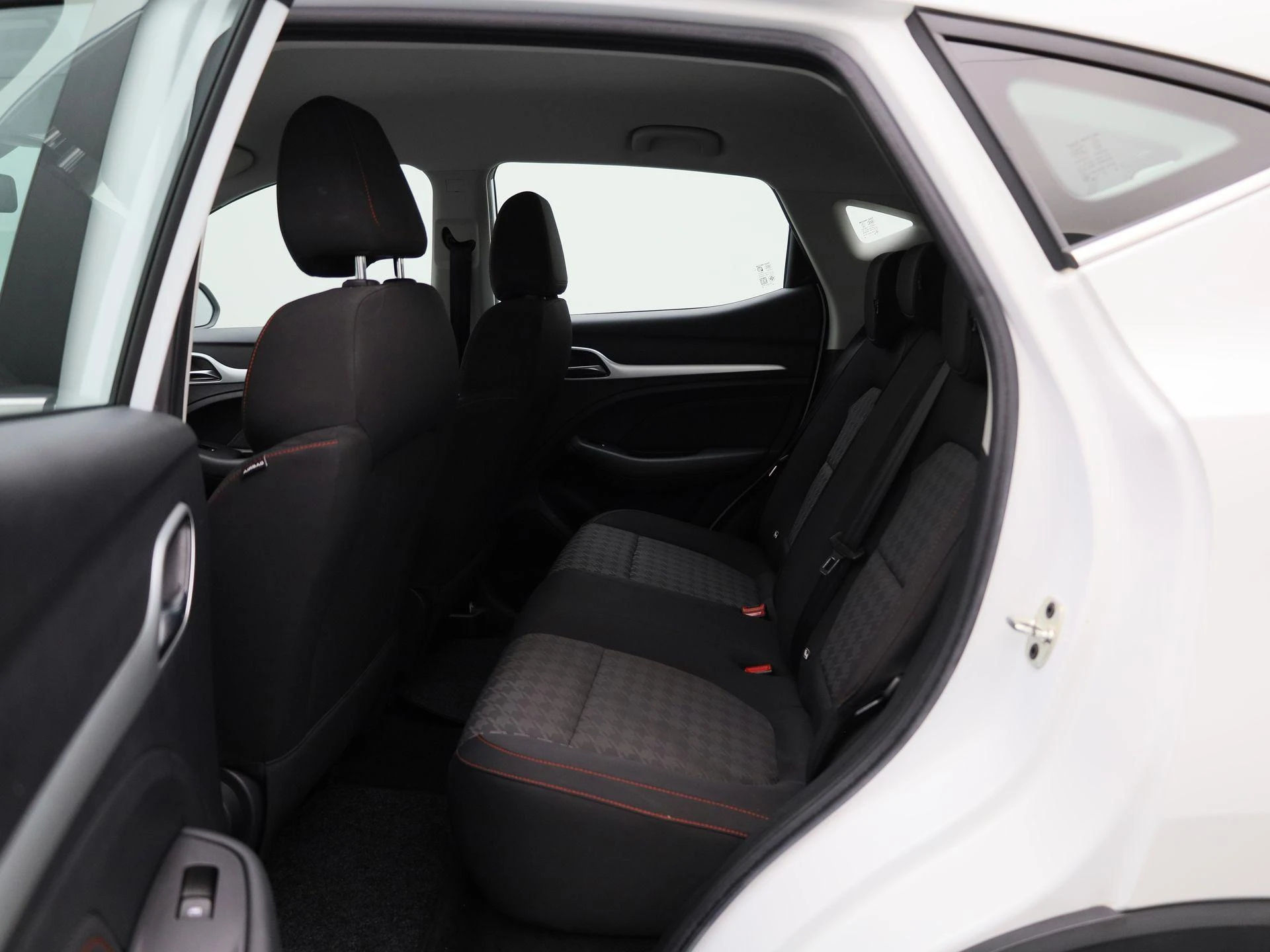 MG-ZS EV-image-9