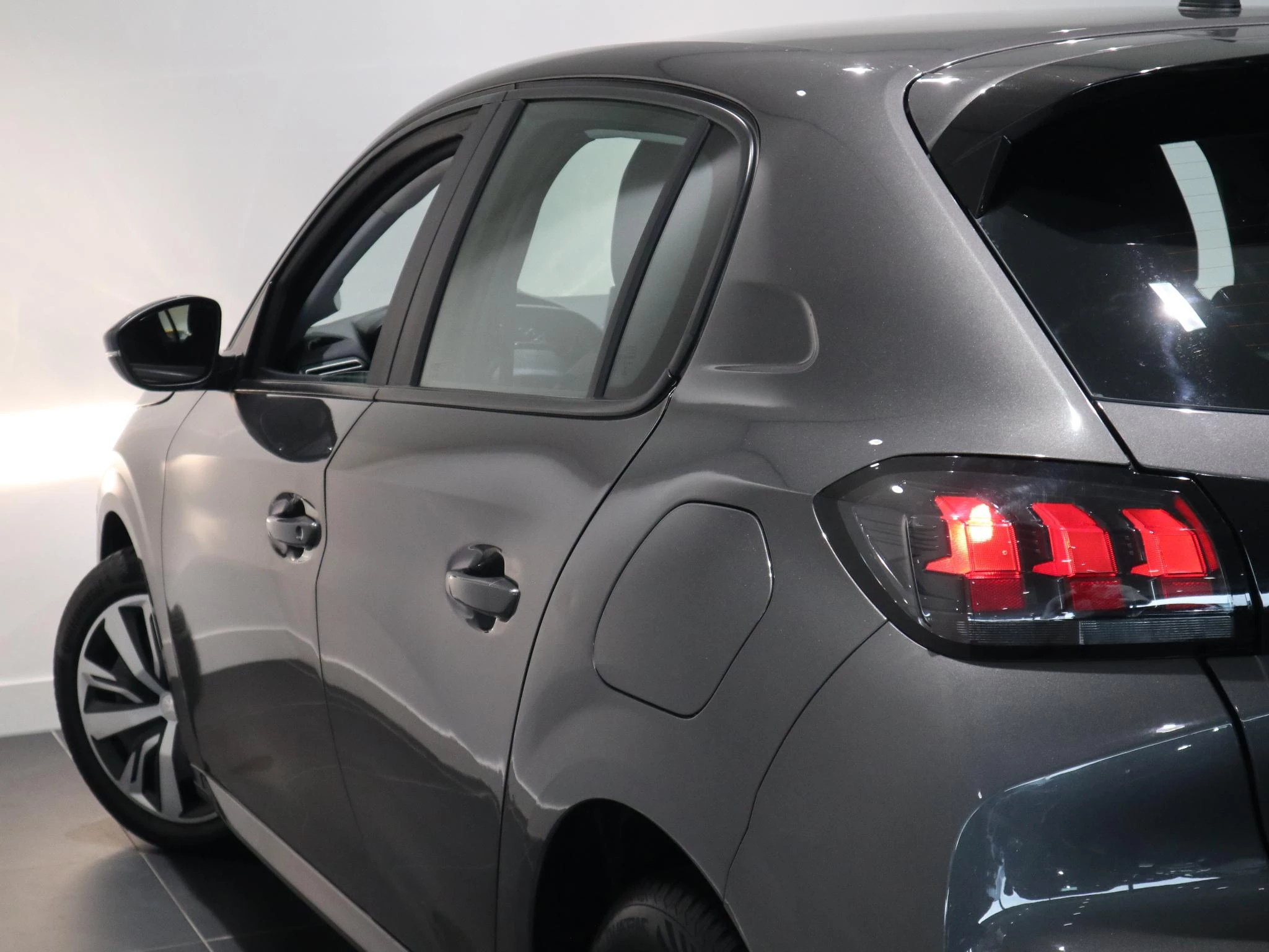 Peugeot-208-image-20
