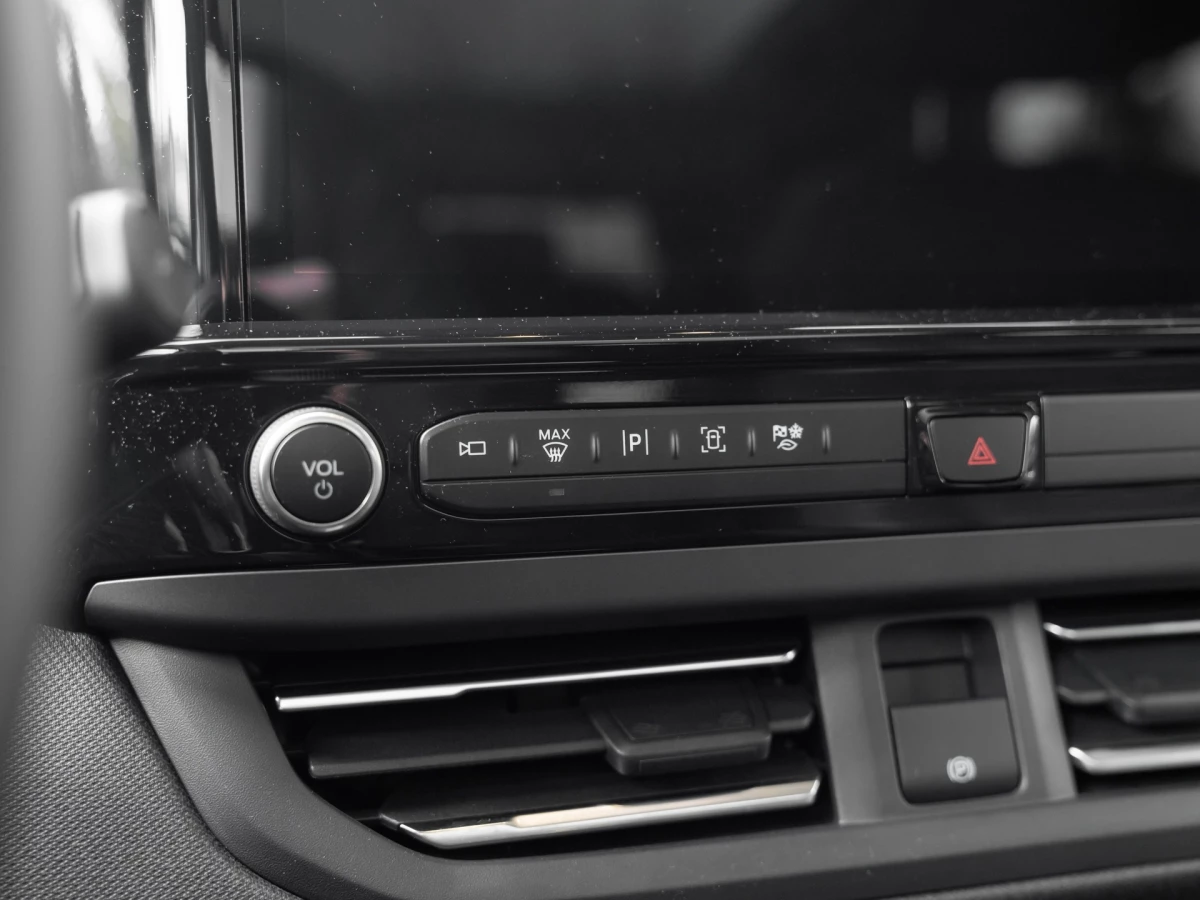 Ford-Tourneo Custom-image-20