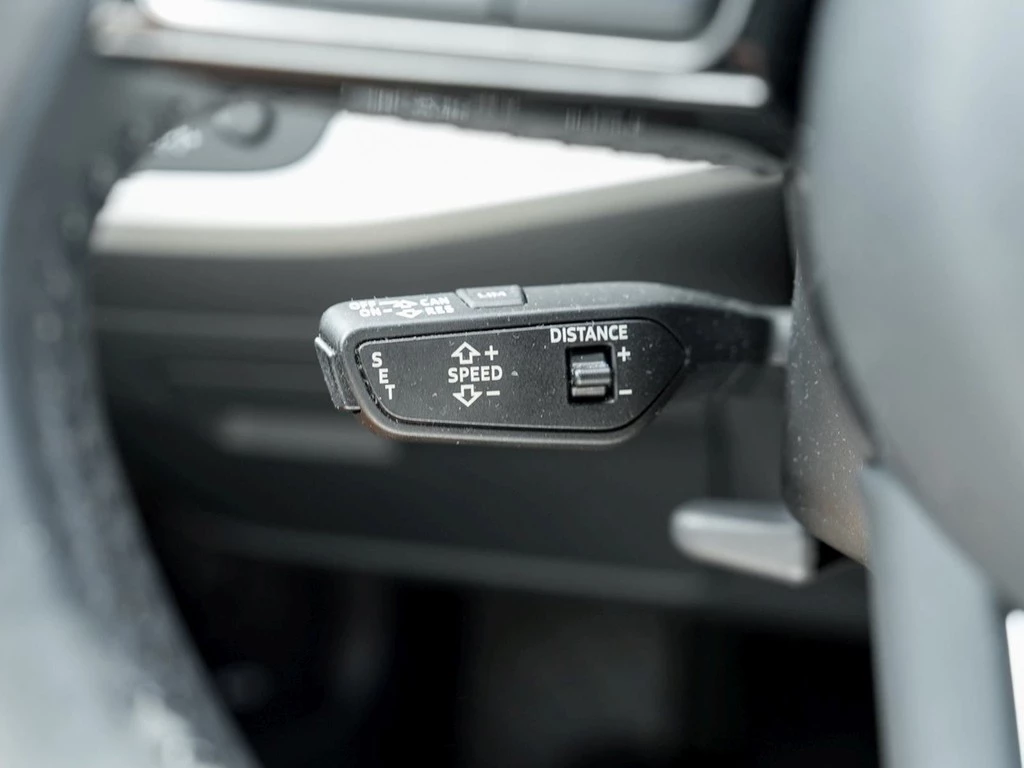 Audi A4 Avant 40 TFSI Navi Matrix ACC AHK Kamera
