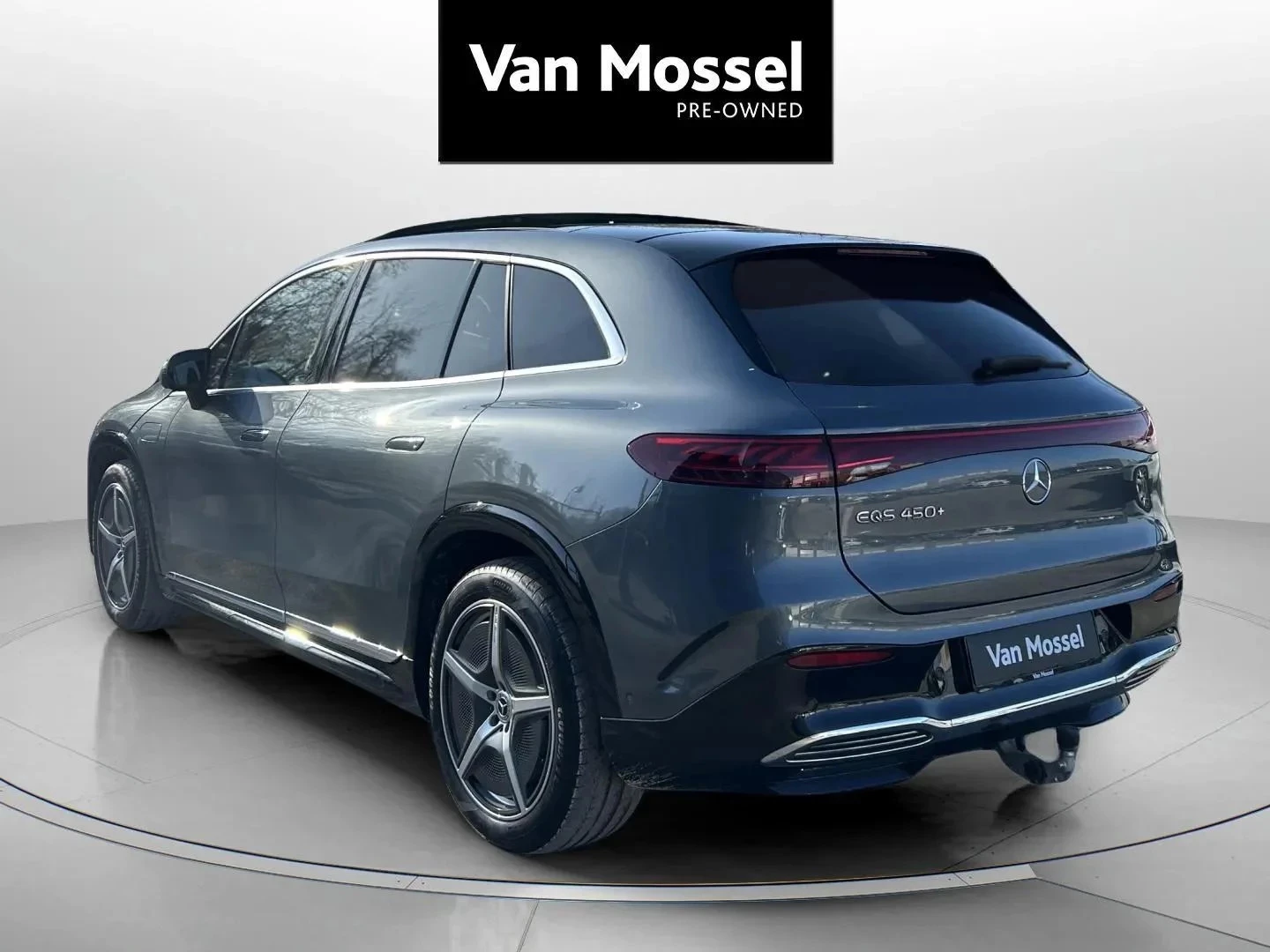 Mercedes-Benz-EQS-image-6