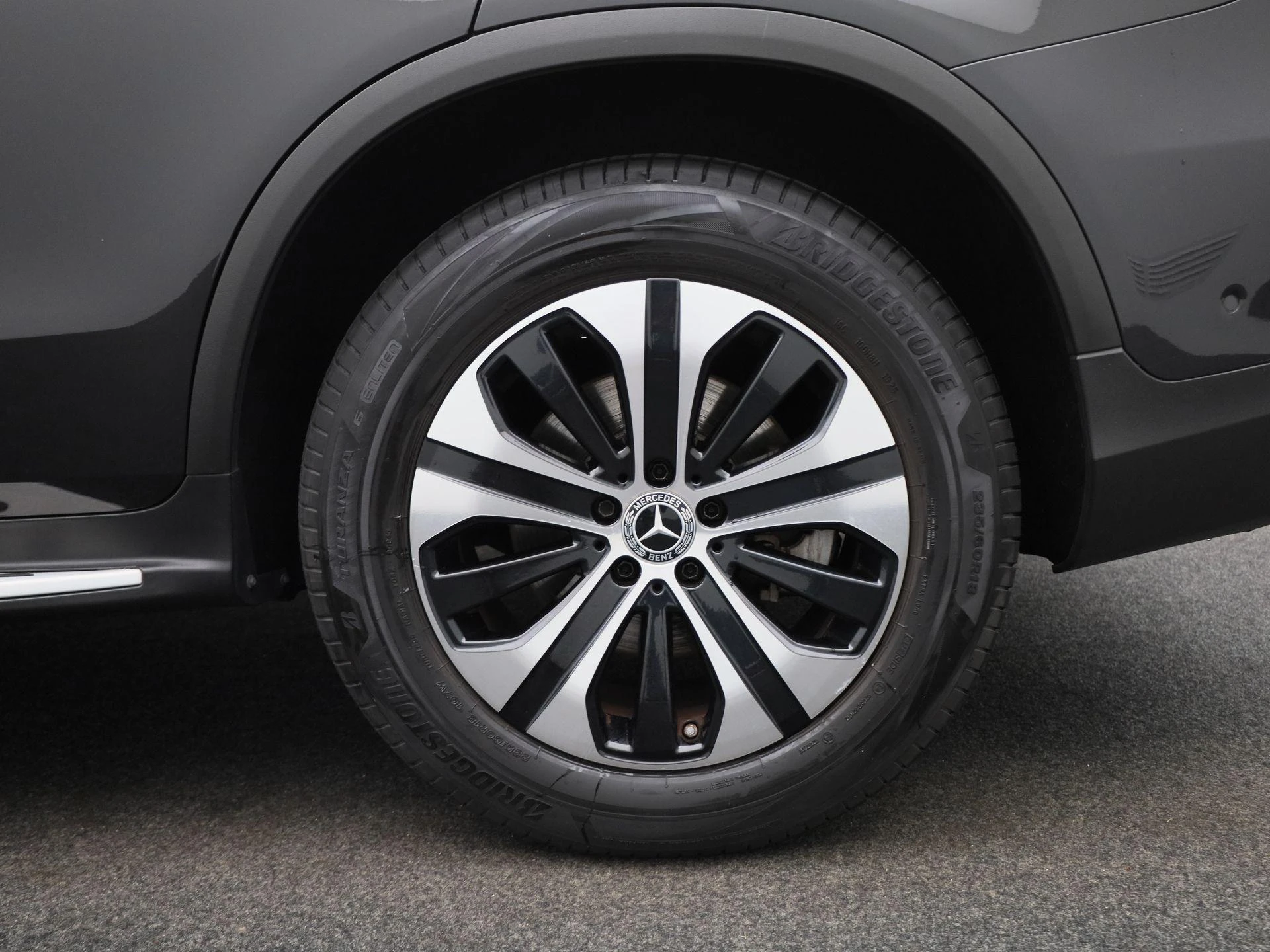 Mercedes-Benz-GLC-image-12