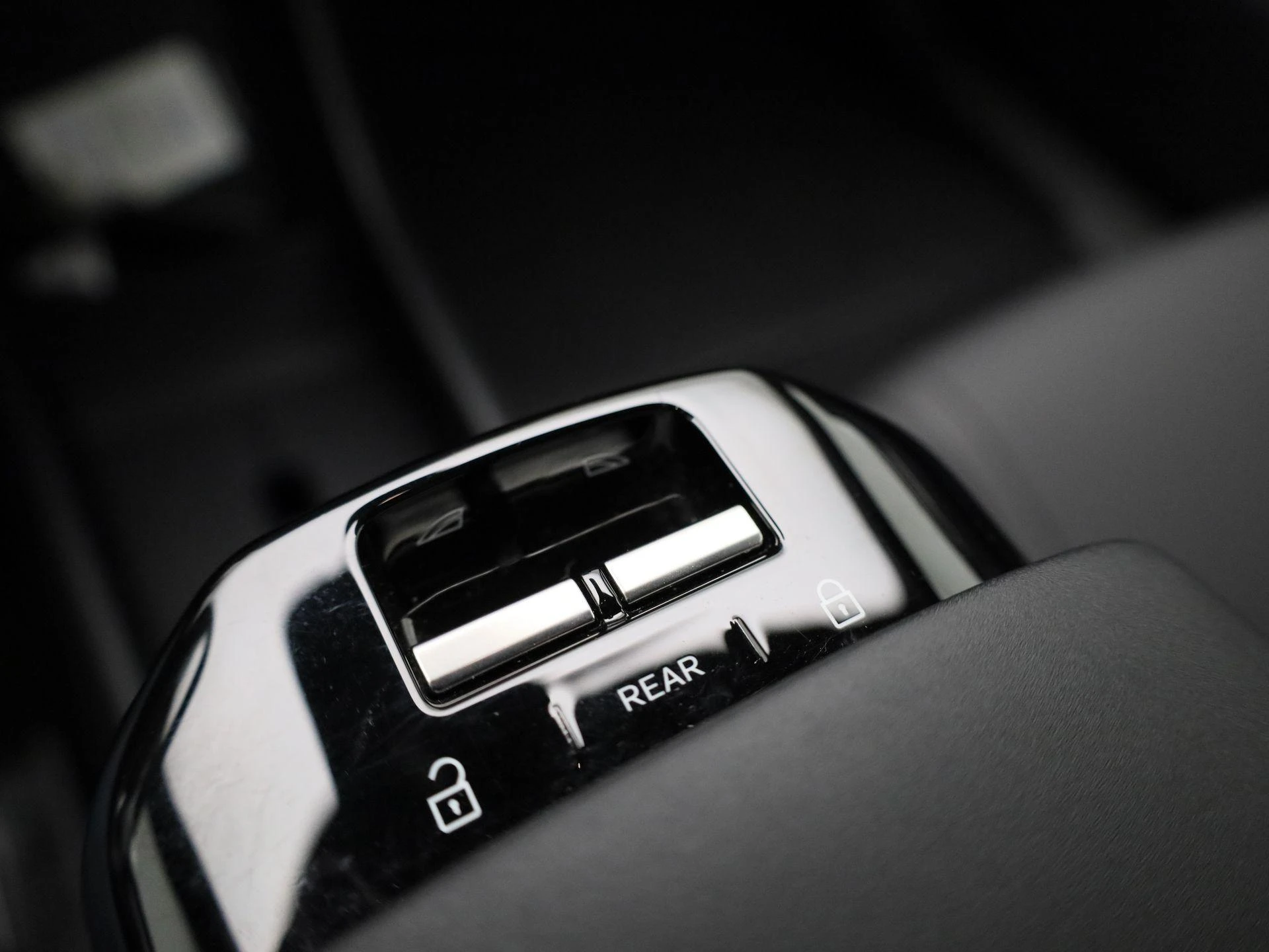 Volvo-EX30-image-23