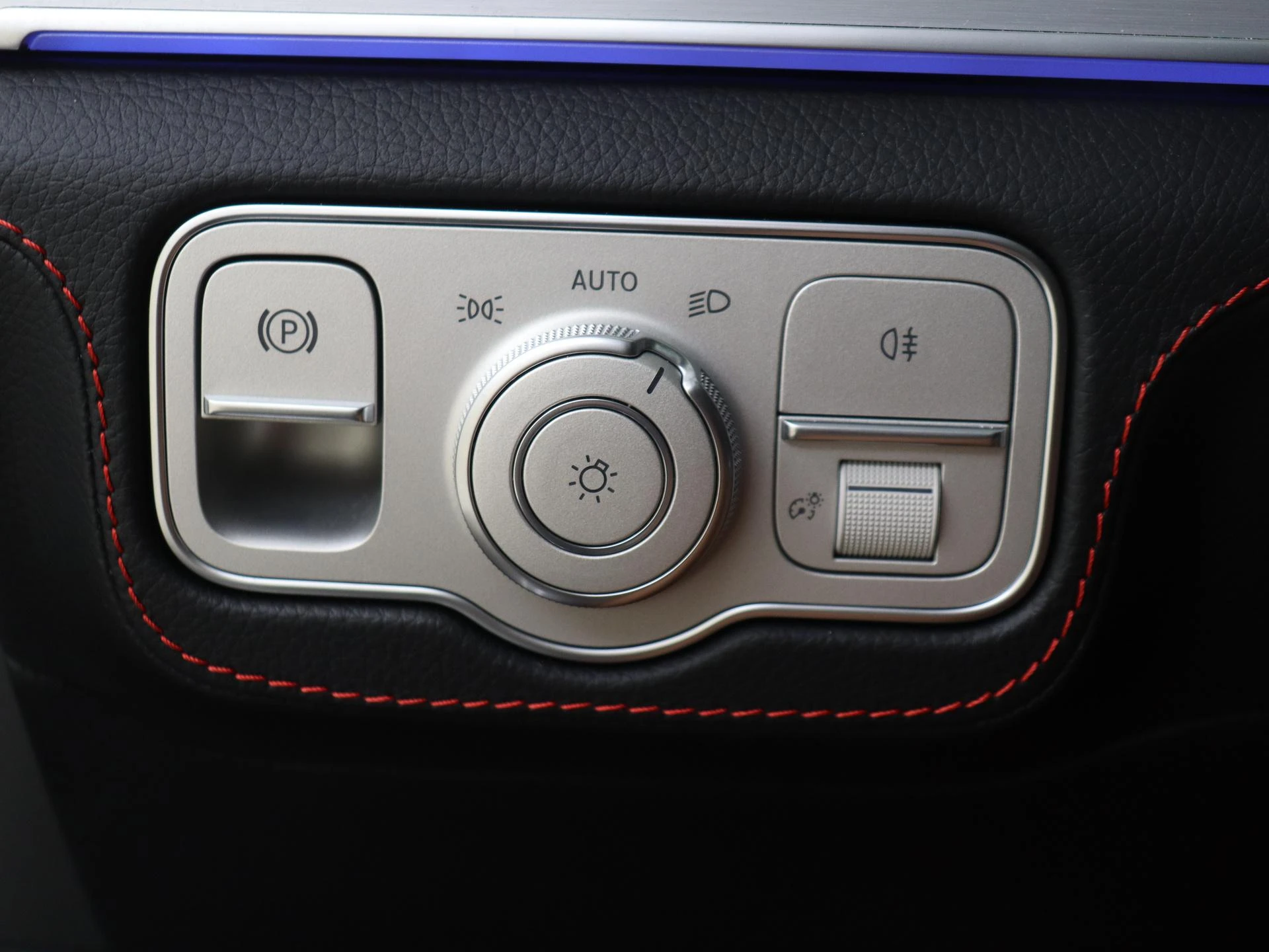 Mercedes-Benz-GLE-image-24