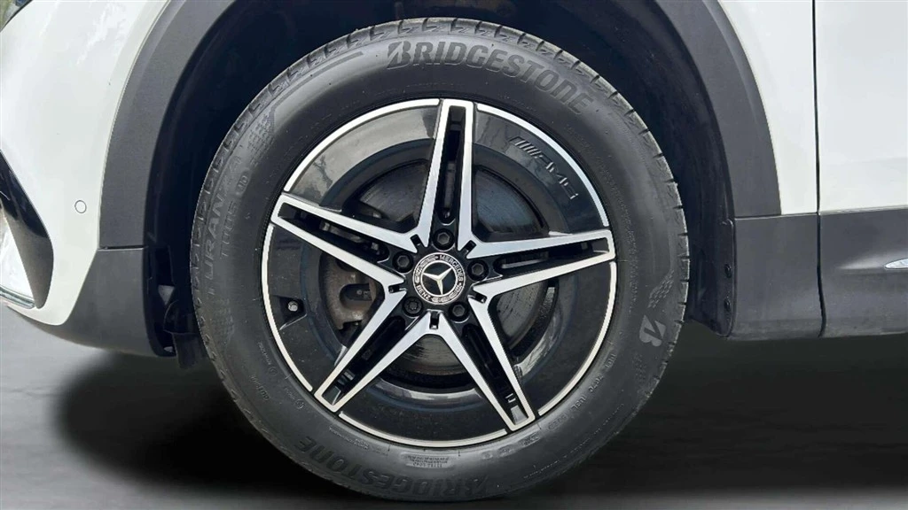 Mercedes-Benz-EQB-image-8