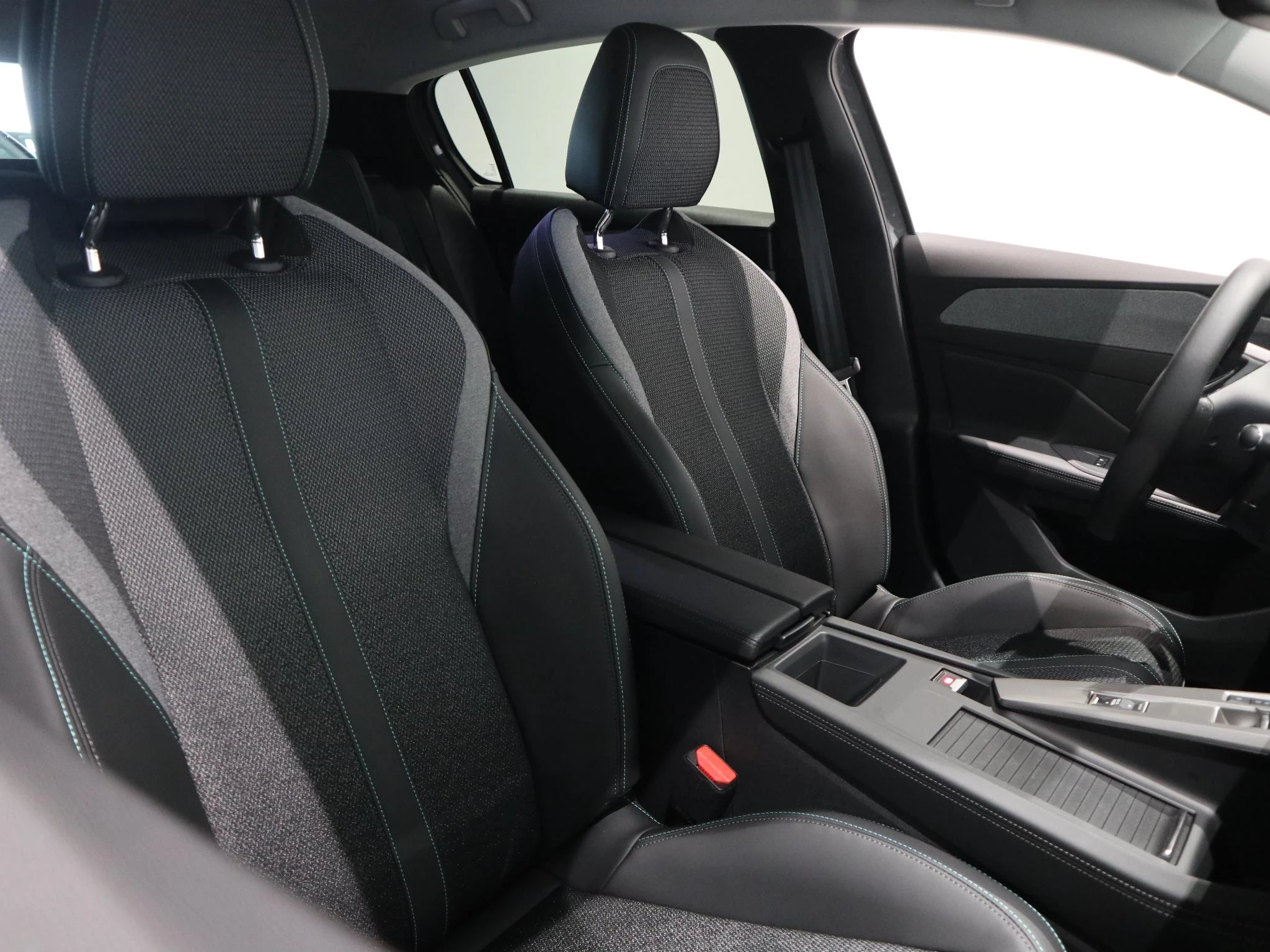 Peugeot-e-308-image-38