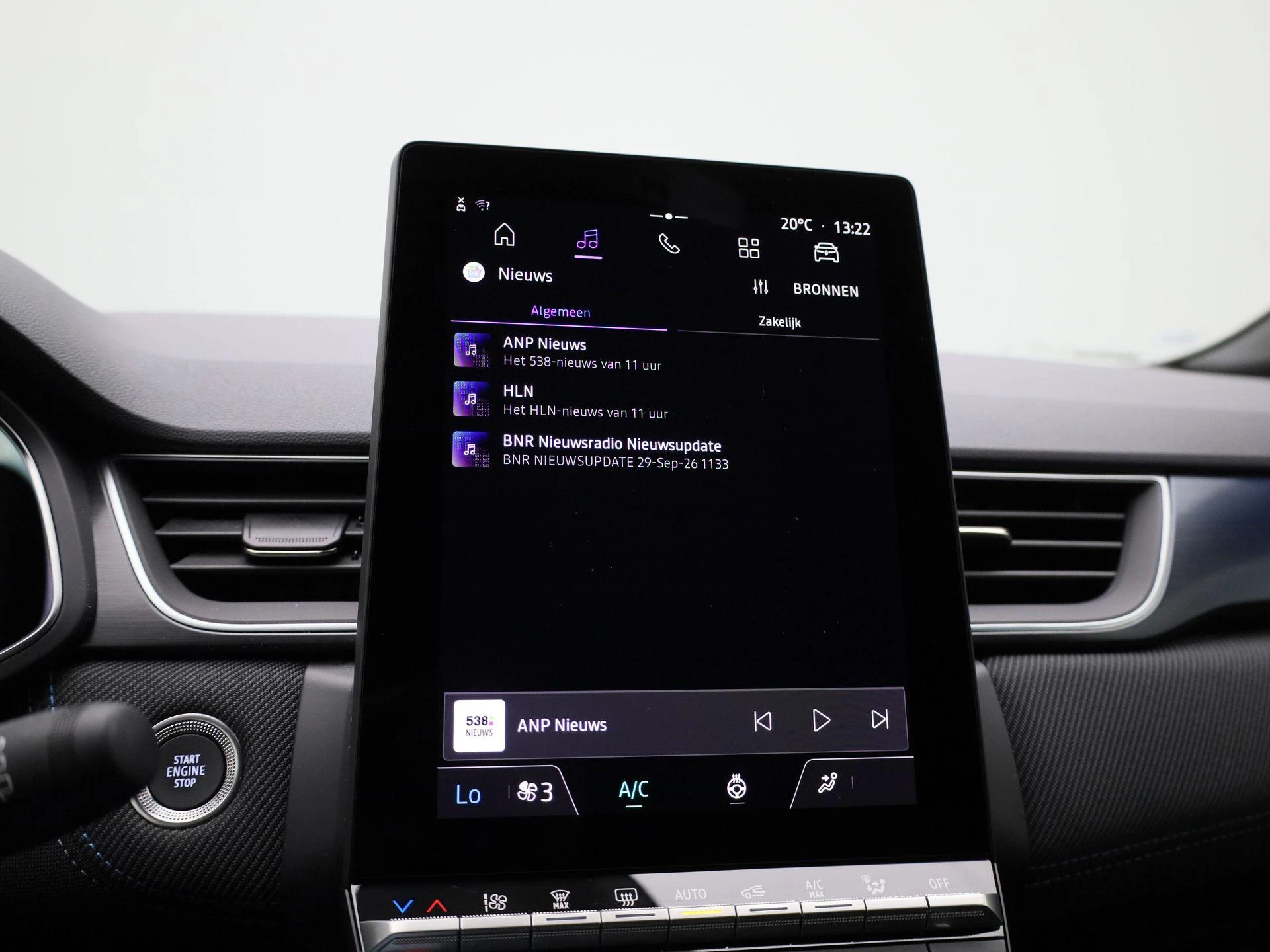 Renault-Captur-image-16