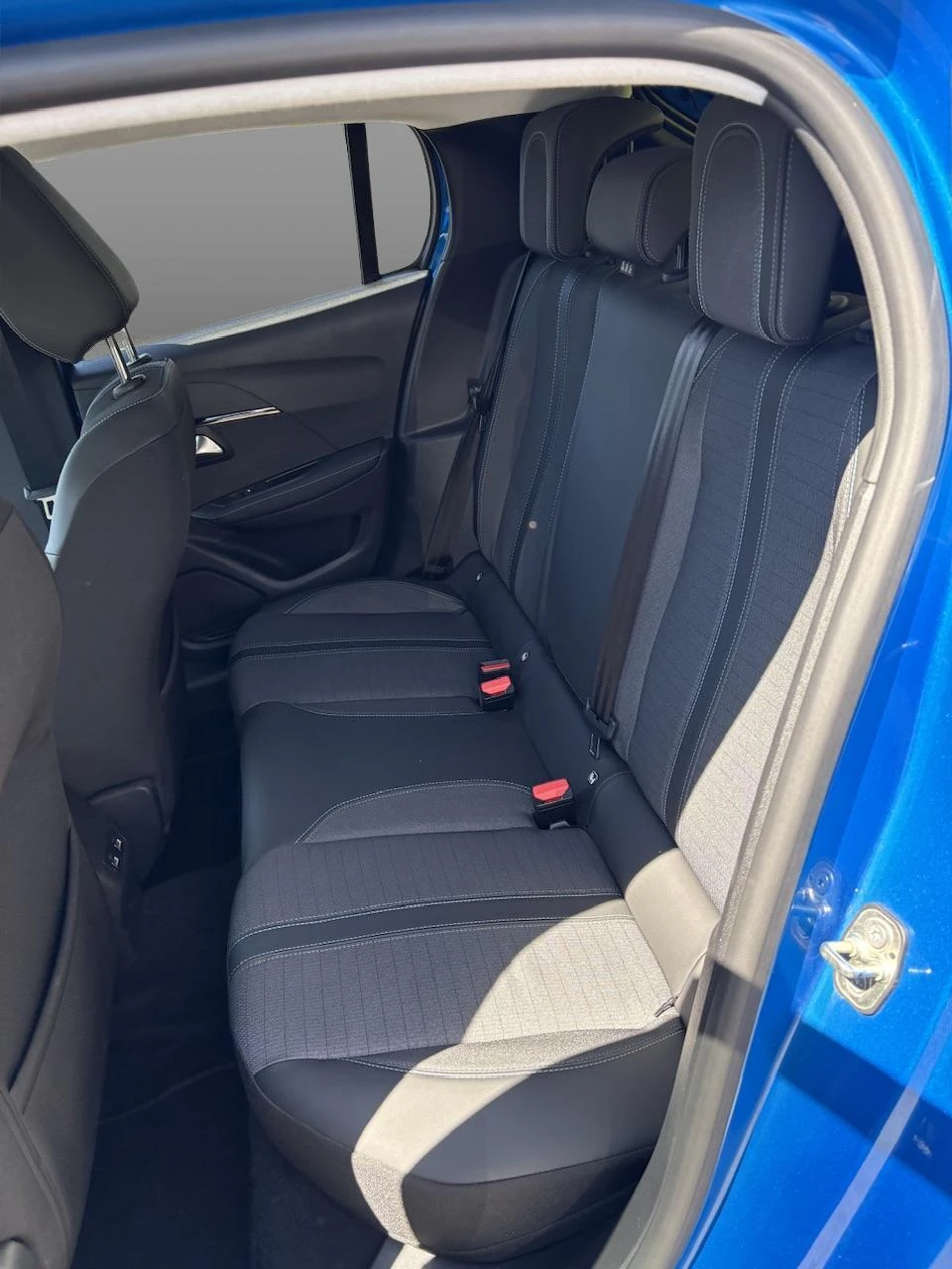 Peugeot-e-208-image-17
