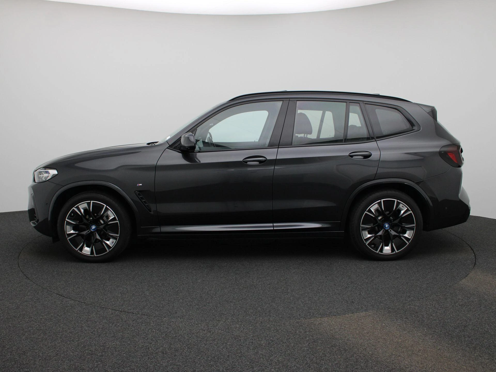 BMW-iX3-image-3