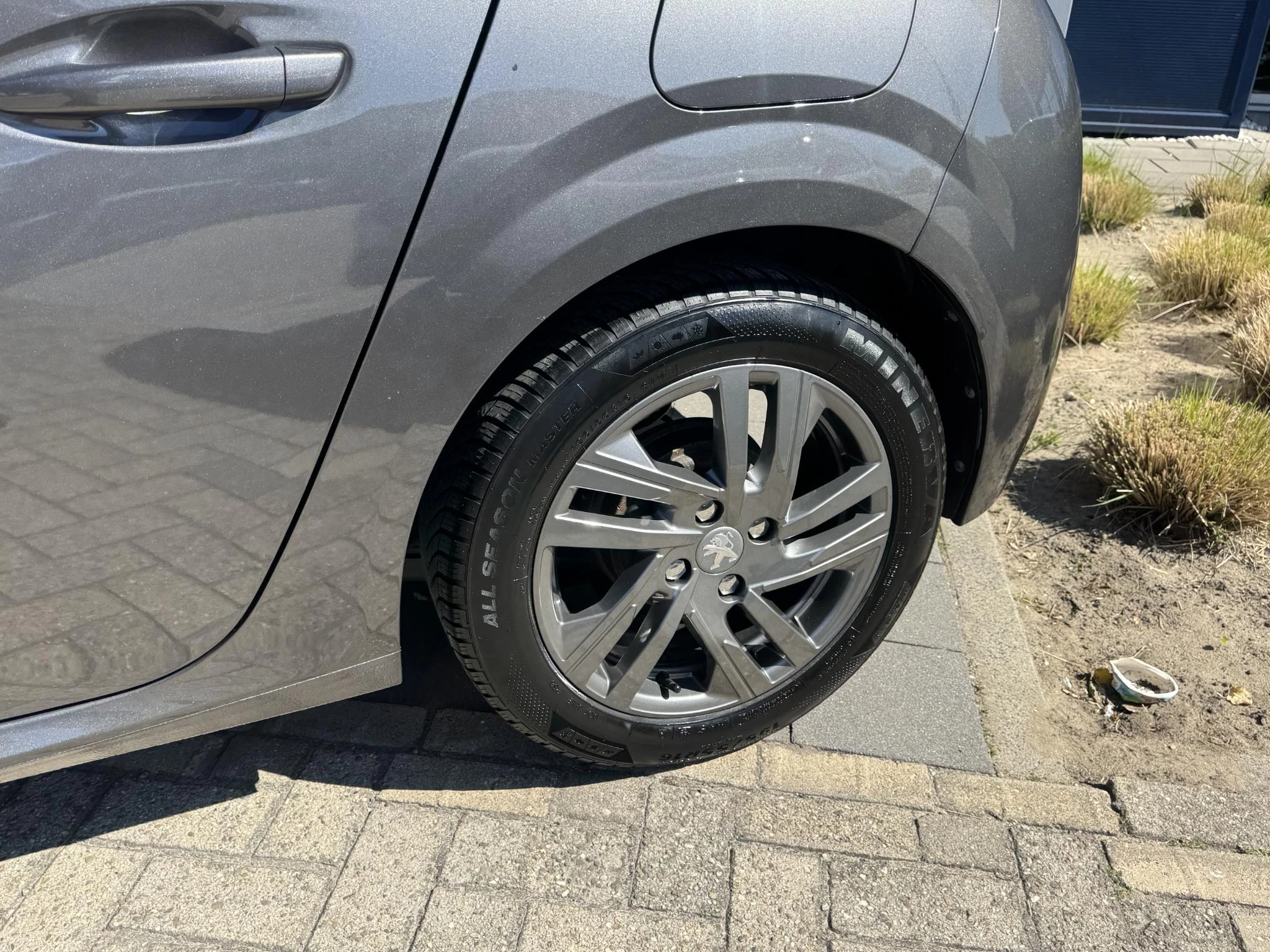 Peugeot-208-image-10