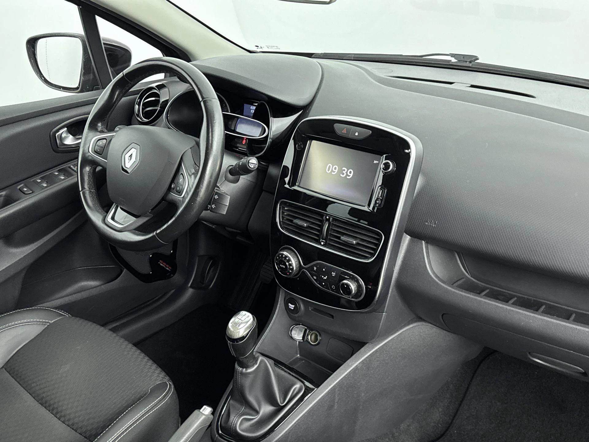 Renault-Clio-image-20