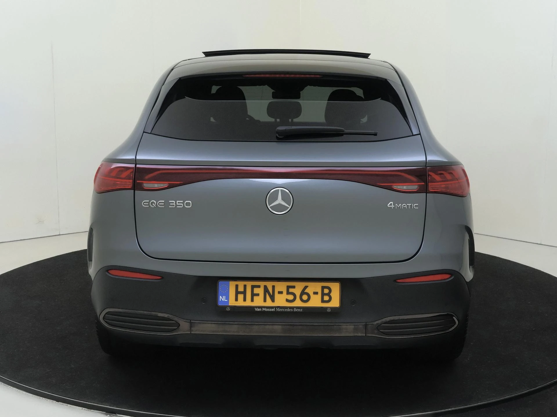 Mercedes-Benz-EQE-image-6